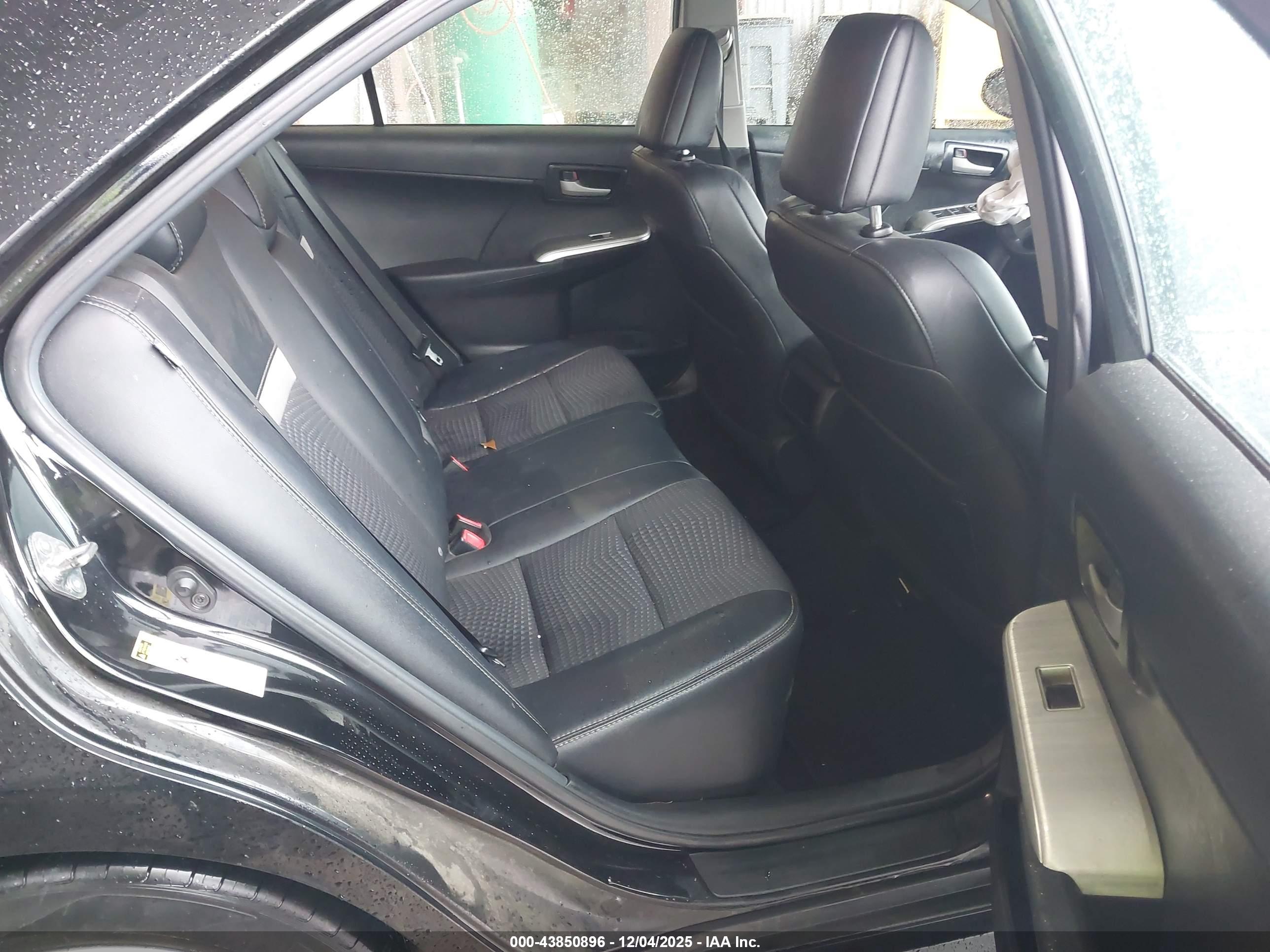 TOYOTA CAMRY image 8