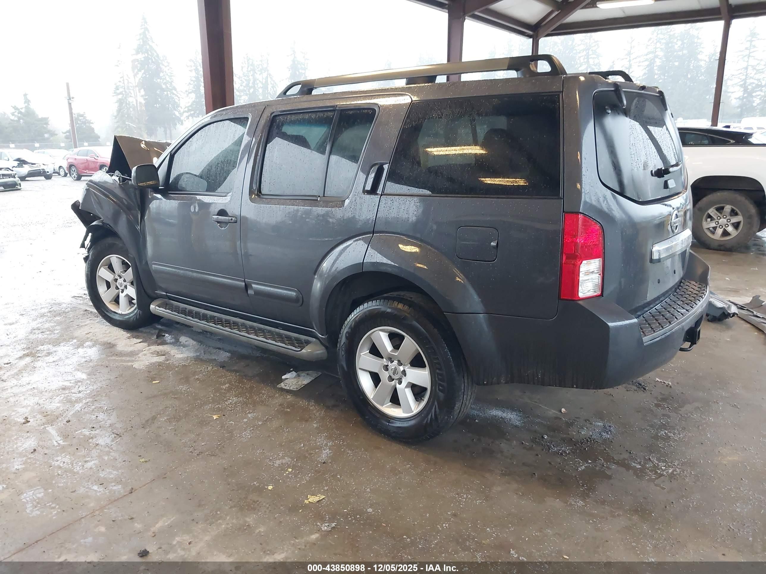 NISSAN PATHFINDER image 3