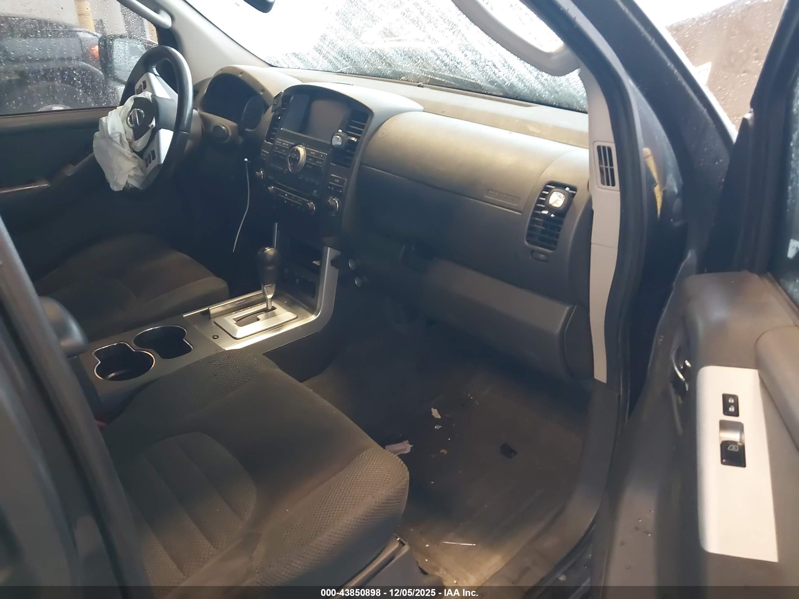 NISSAN PATHFINDER image 5