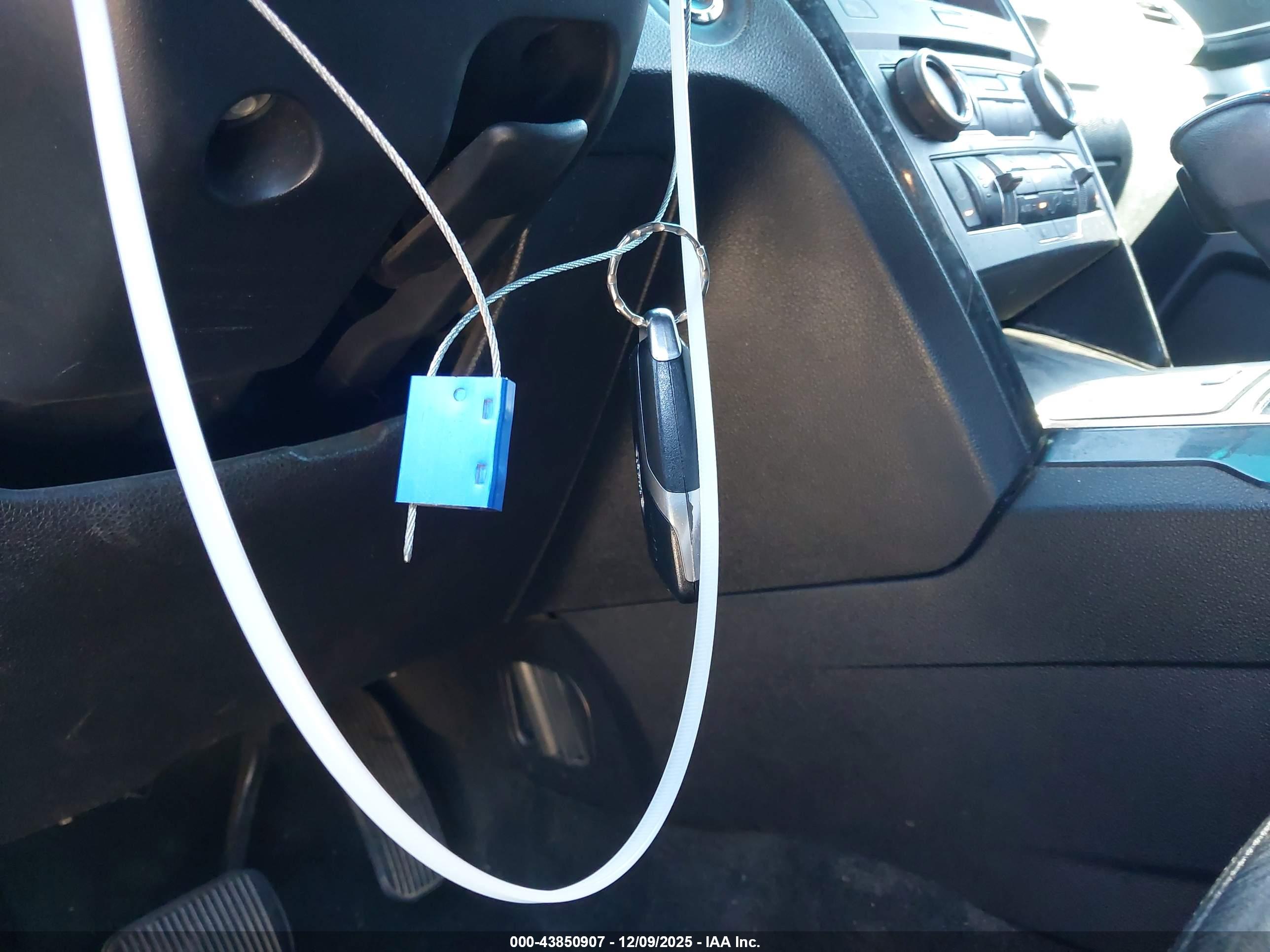 FORD EXPLORER image 11