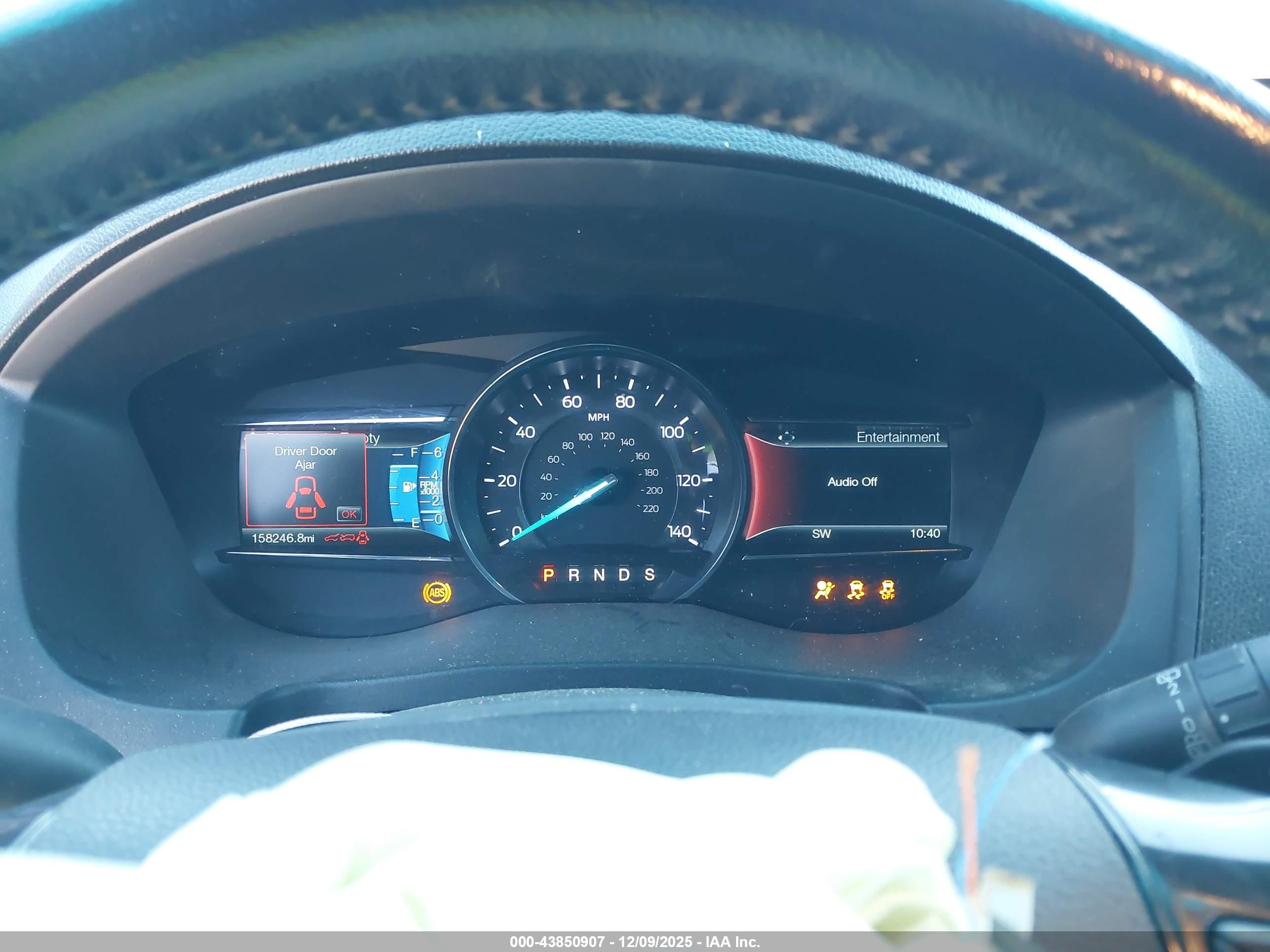 FORD EXPLORER image 7