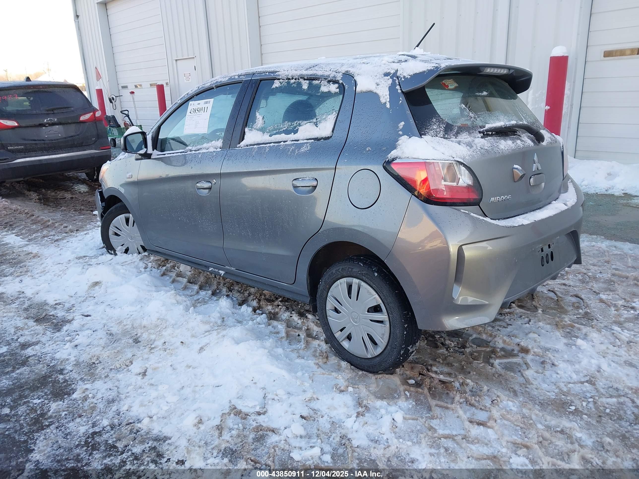 MITSUBISHI MIRAGE image 3