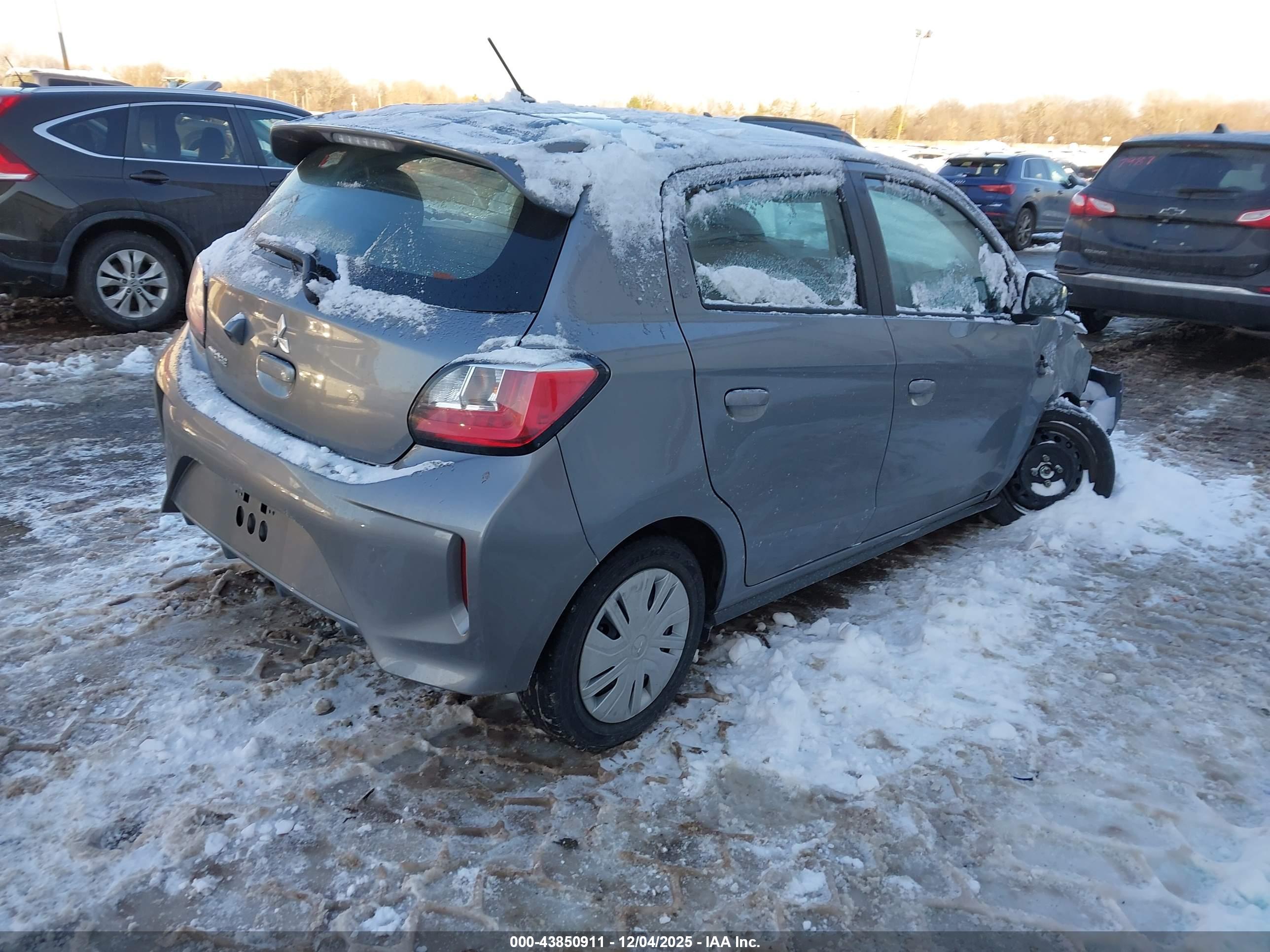 MITSUBISHI MIRAGE image 4