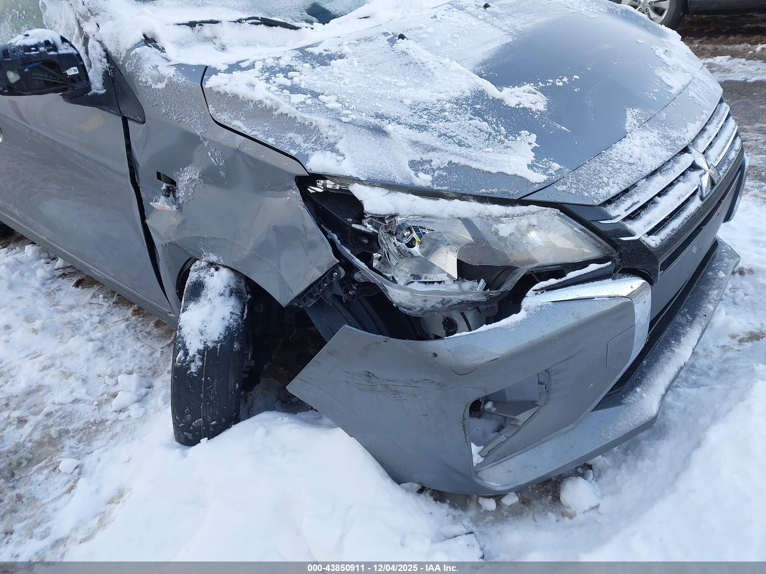 MITSUBISHI MIRAGE image 6