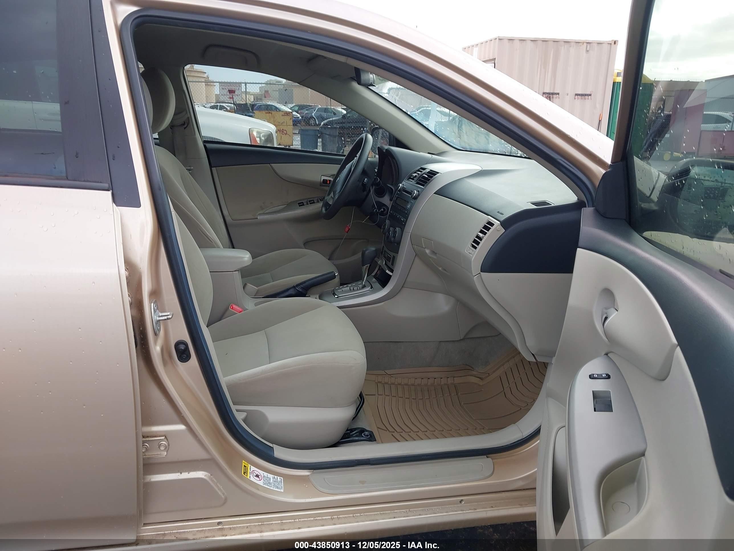TOYOTA COROLLA image 5