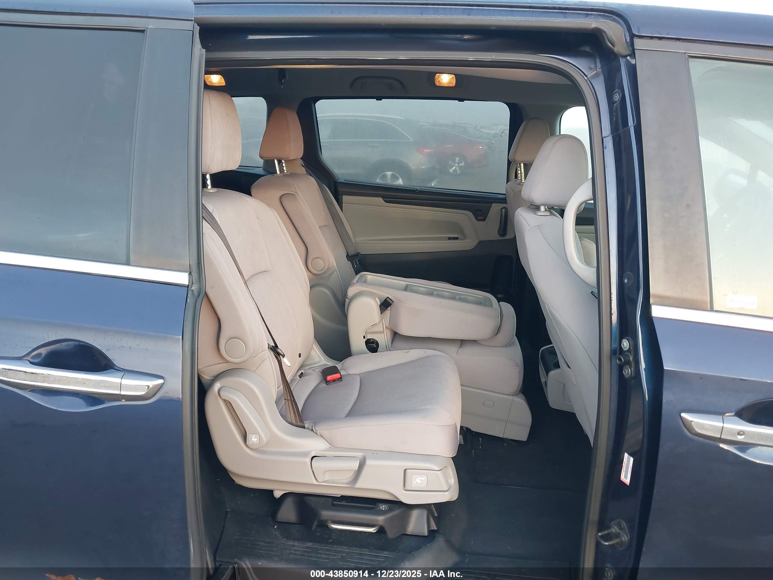 HONDA ODYSSEY image 8