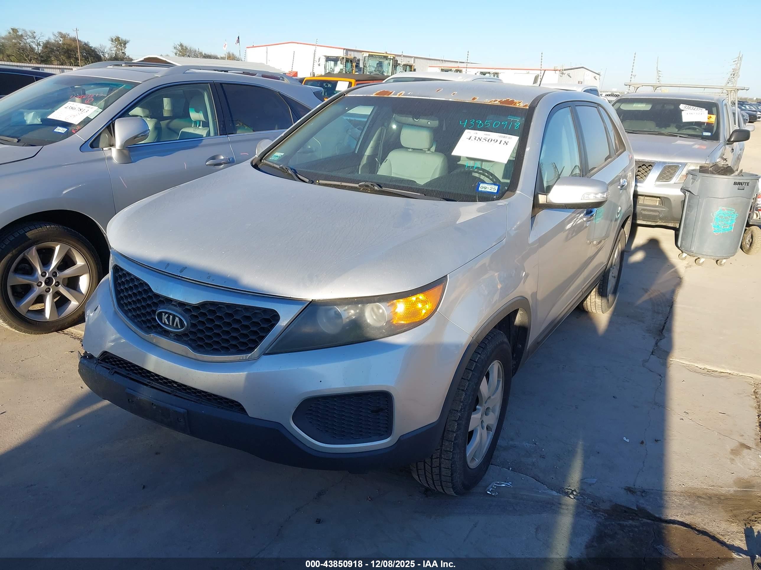 KIA SORENTO image 2