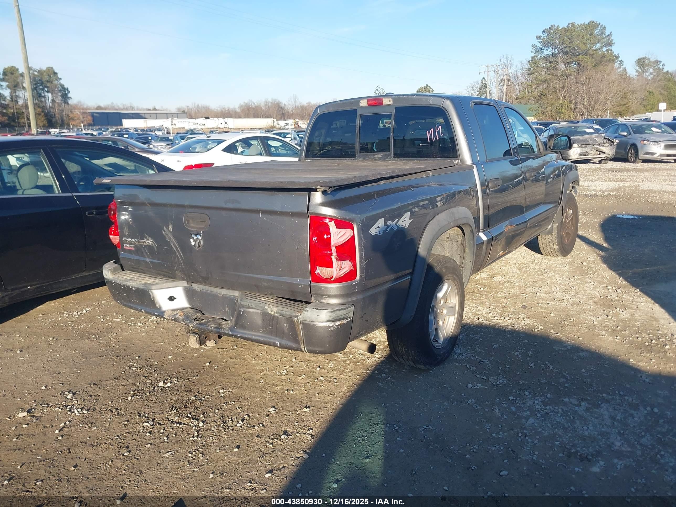 DODGE DAKOTA image 4