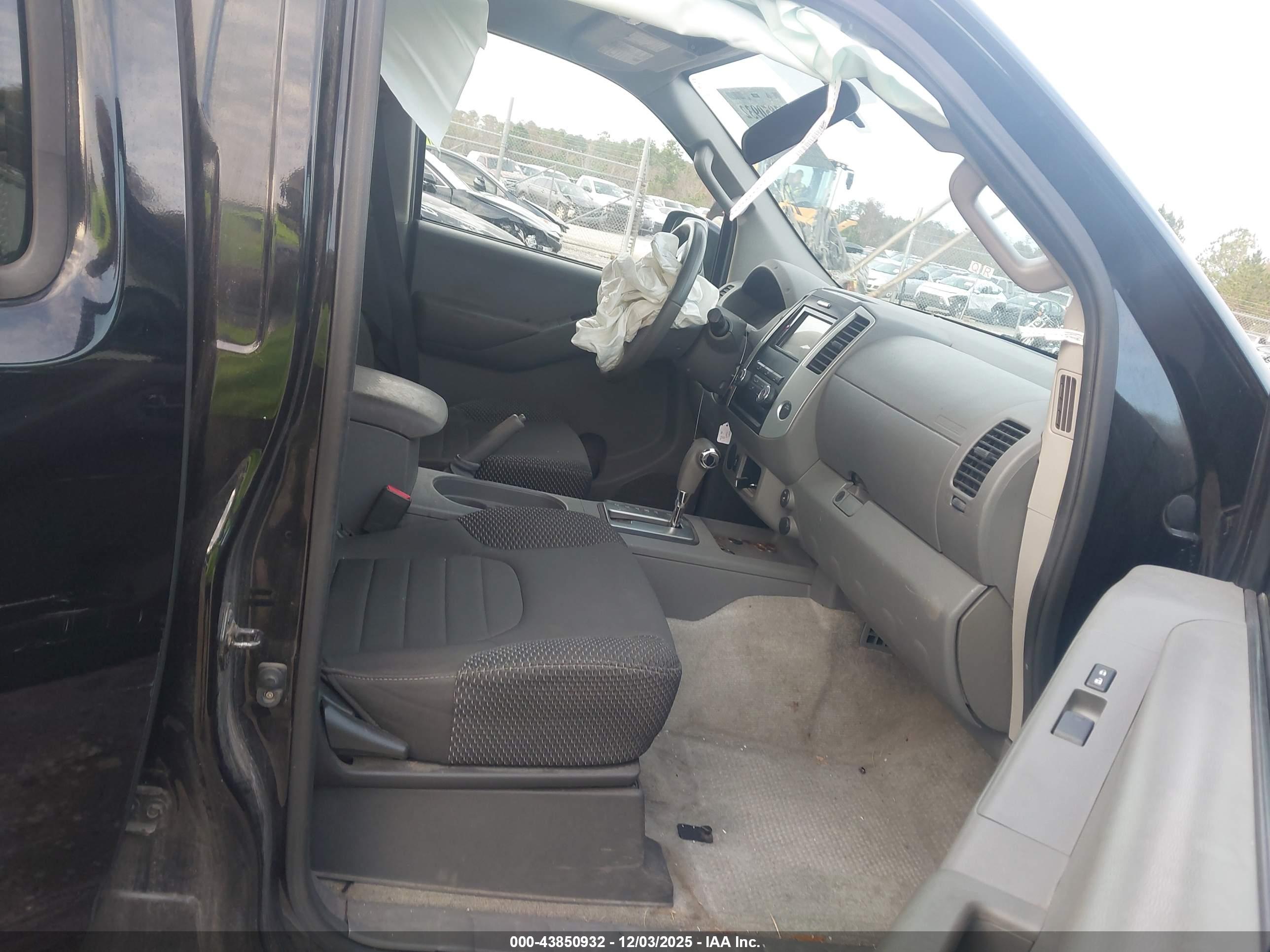 NISSAN FRONTIER image 5