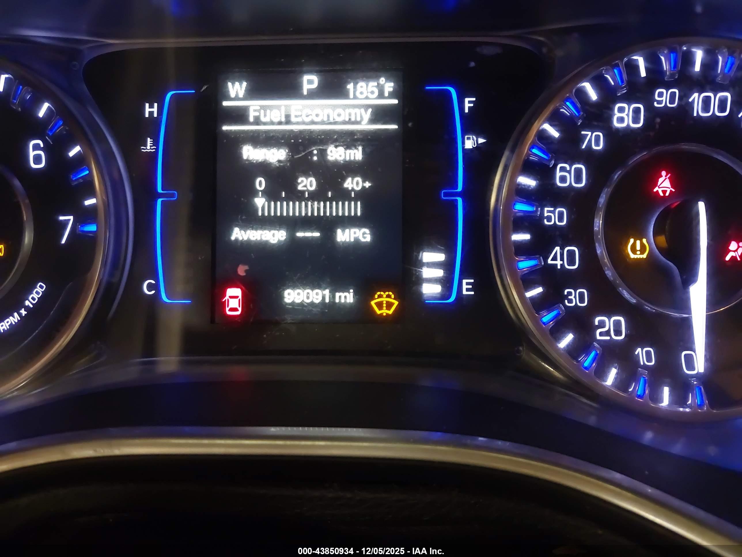 CHRYSLER 200 image 7