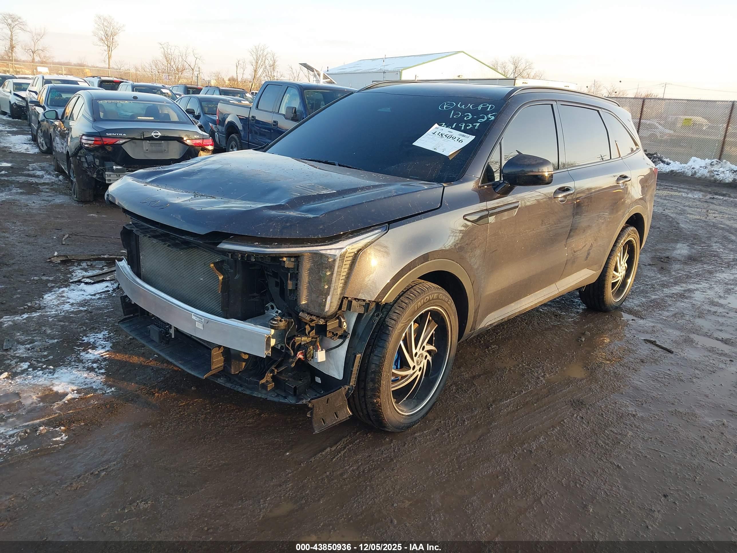 KIA SORENTO image 2