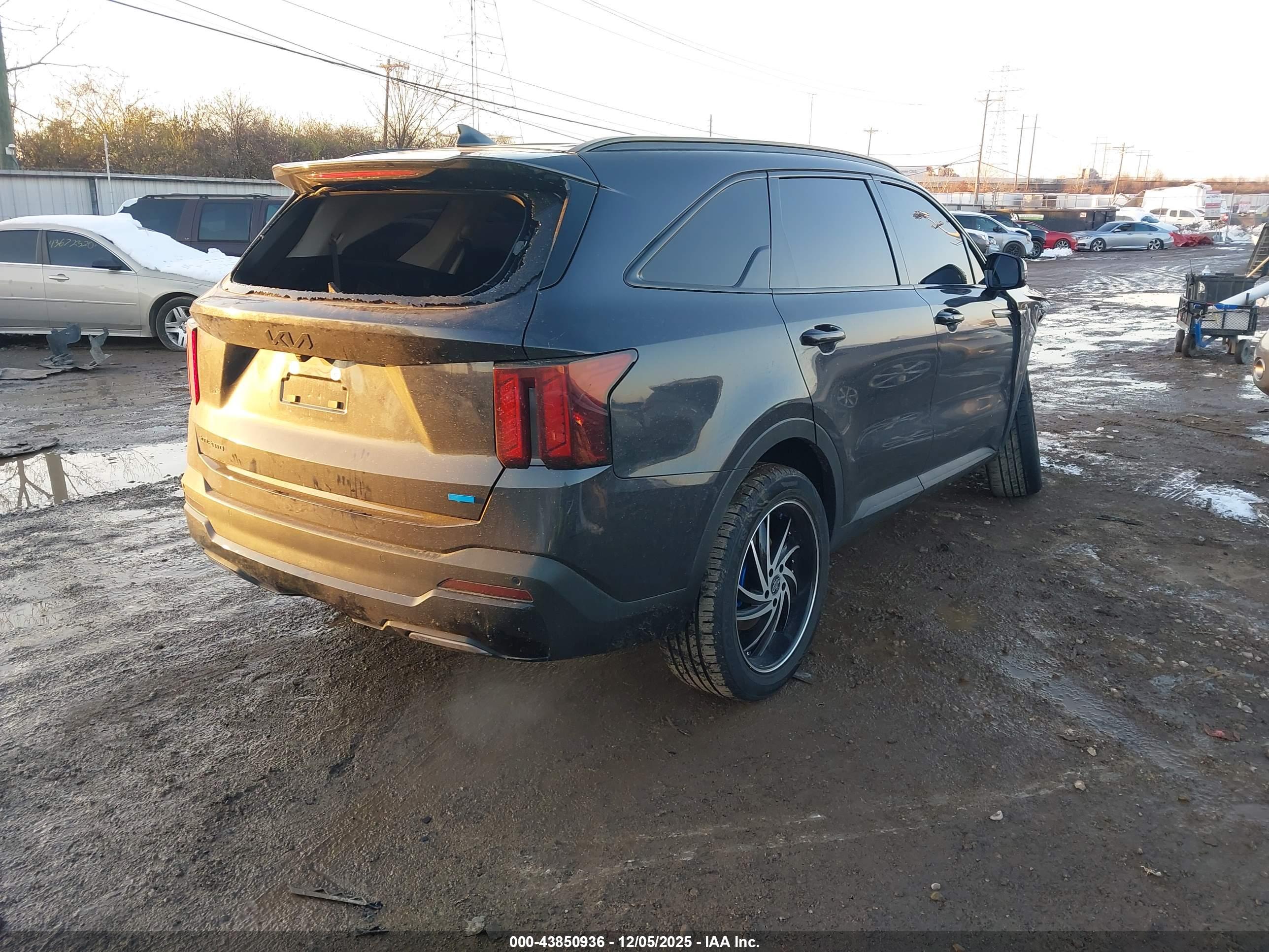 KIA SORENTO image 4