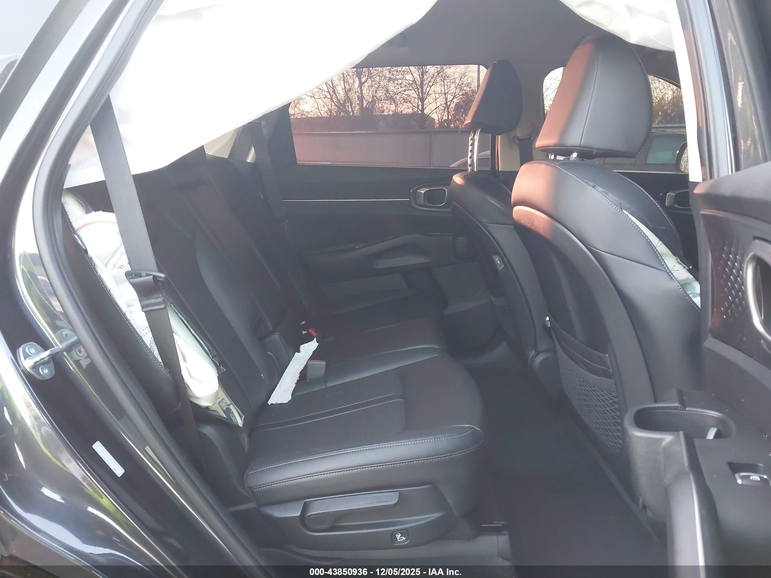 KIA SORENTO image 8