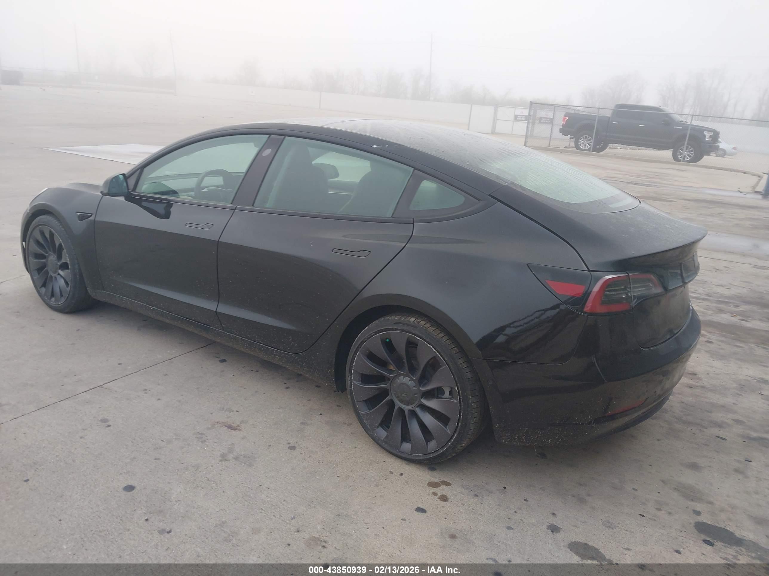 TESLA MODEL image 3