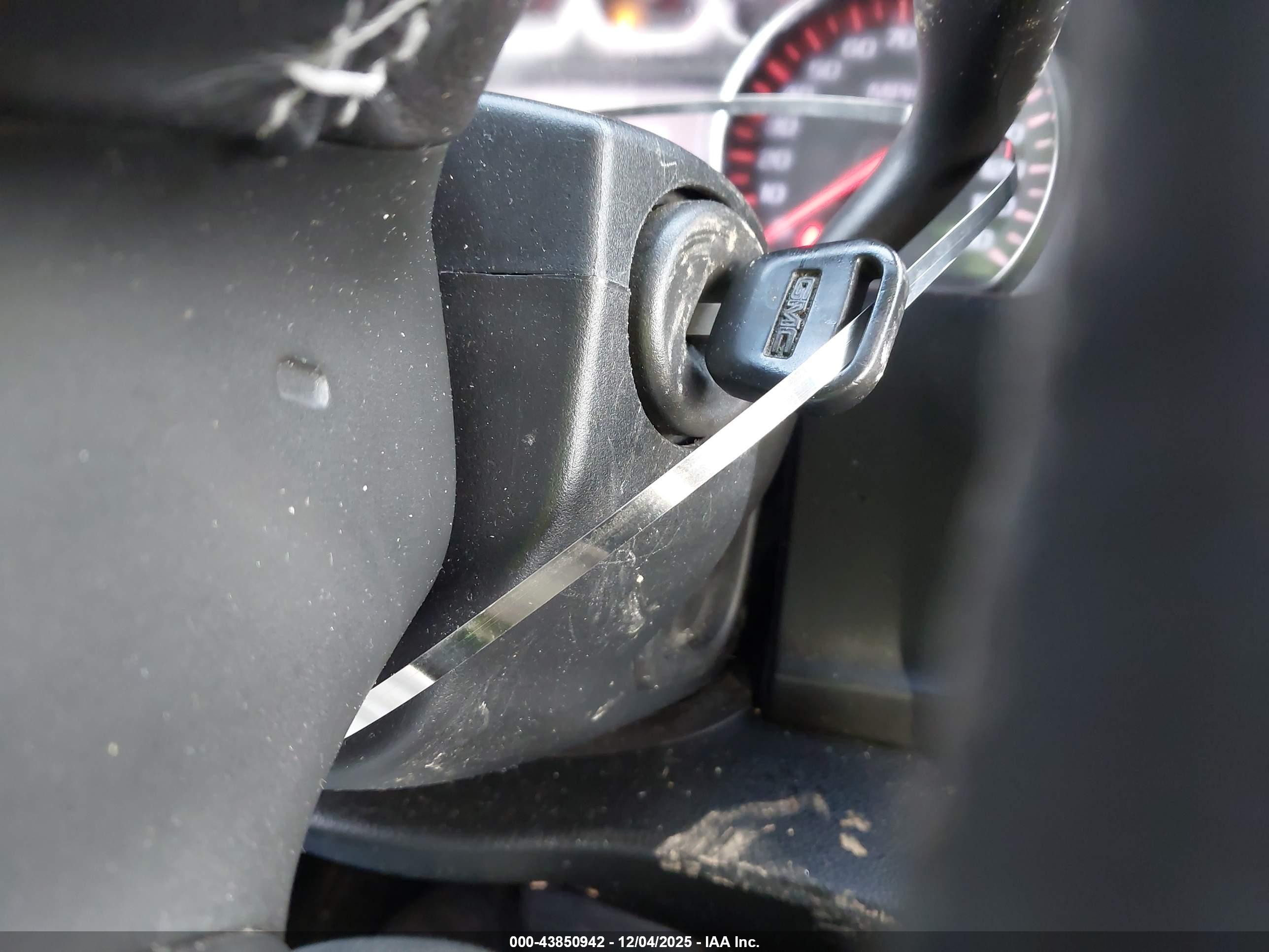 GMC YUKON image 11