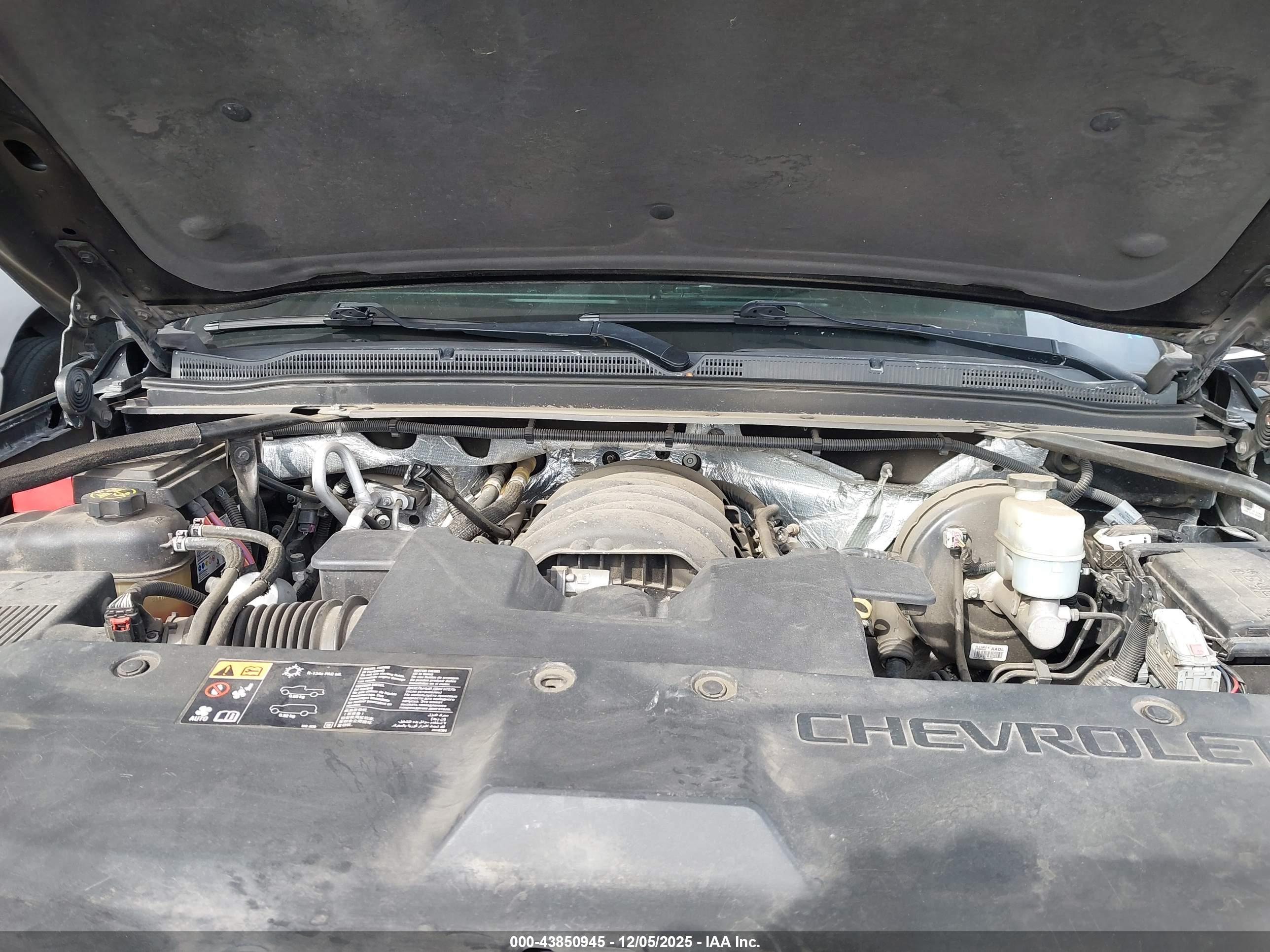 CHEVROLET SUBURBAN image 10