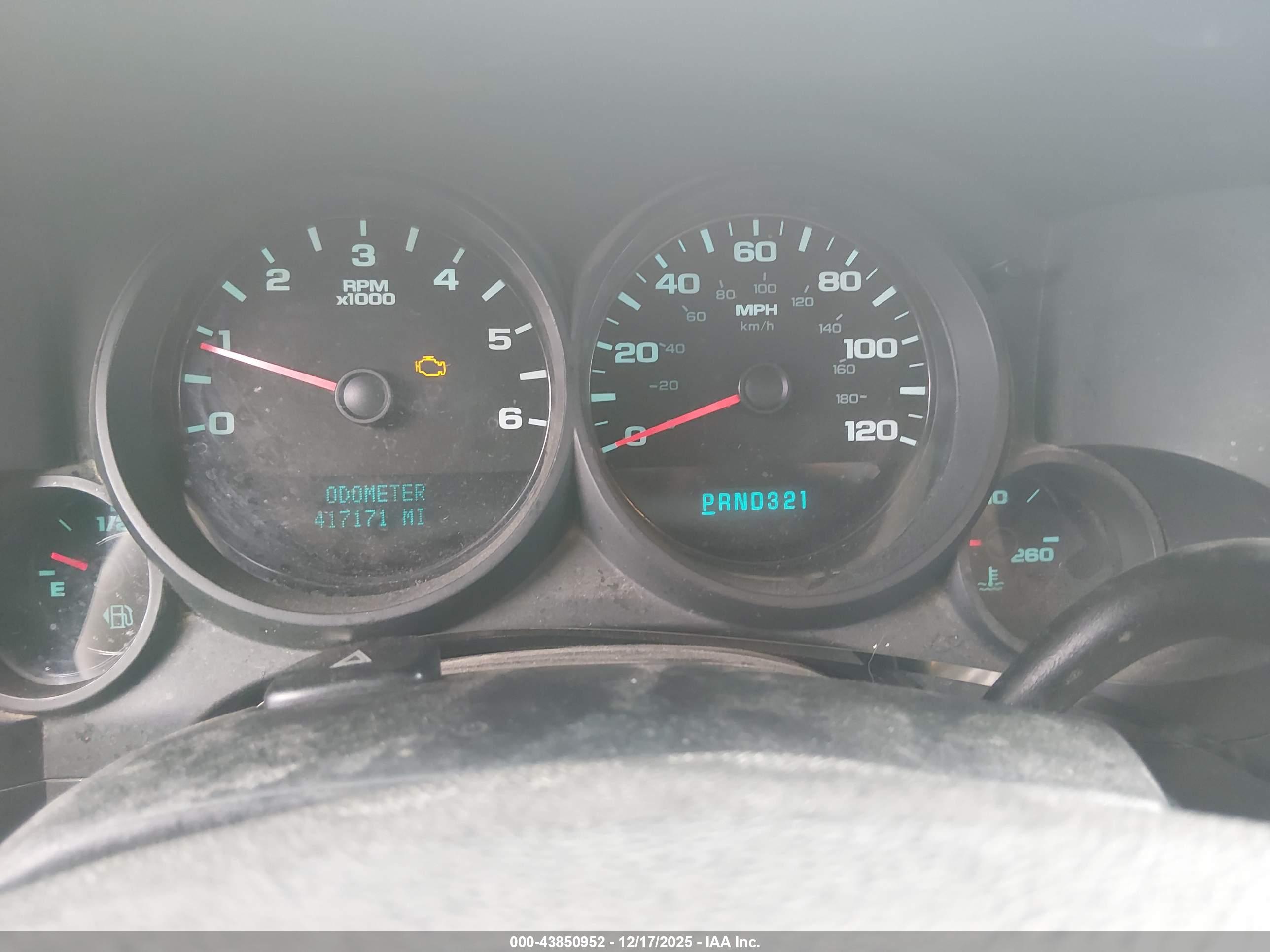 CHEVROLET SILVERADO image 7