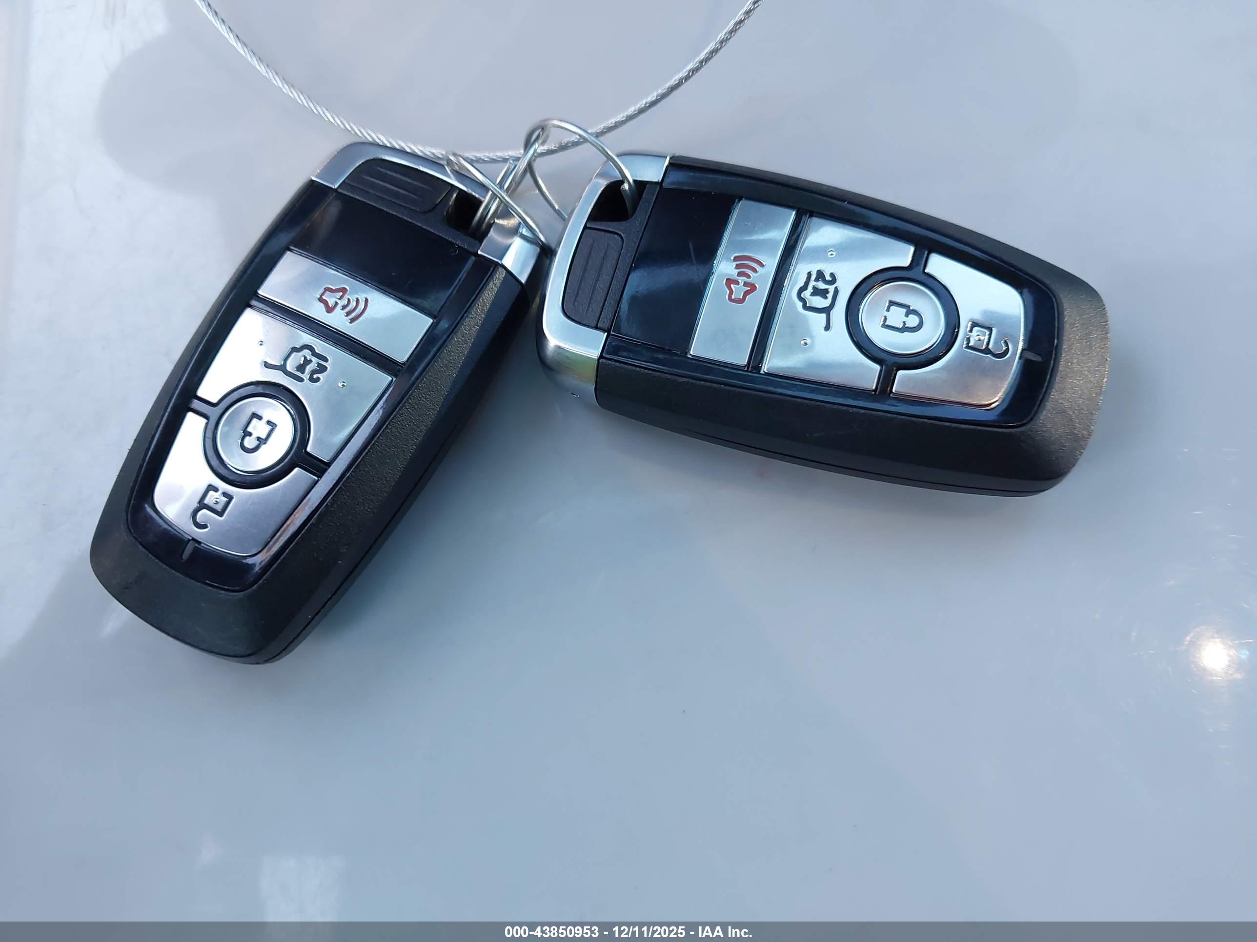 FORD EXPLORER image 11
