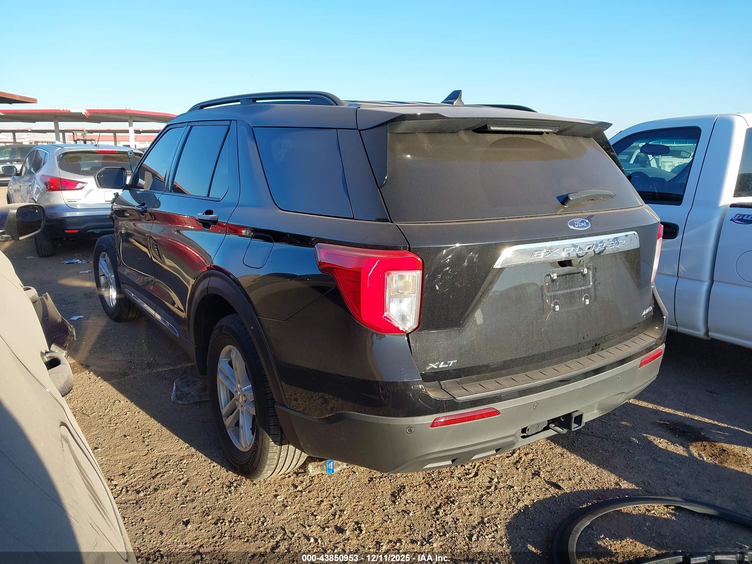 FORD EXPLORER image 3