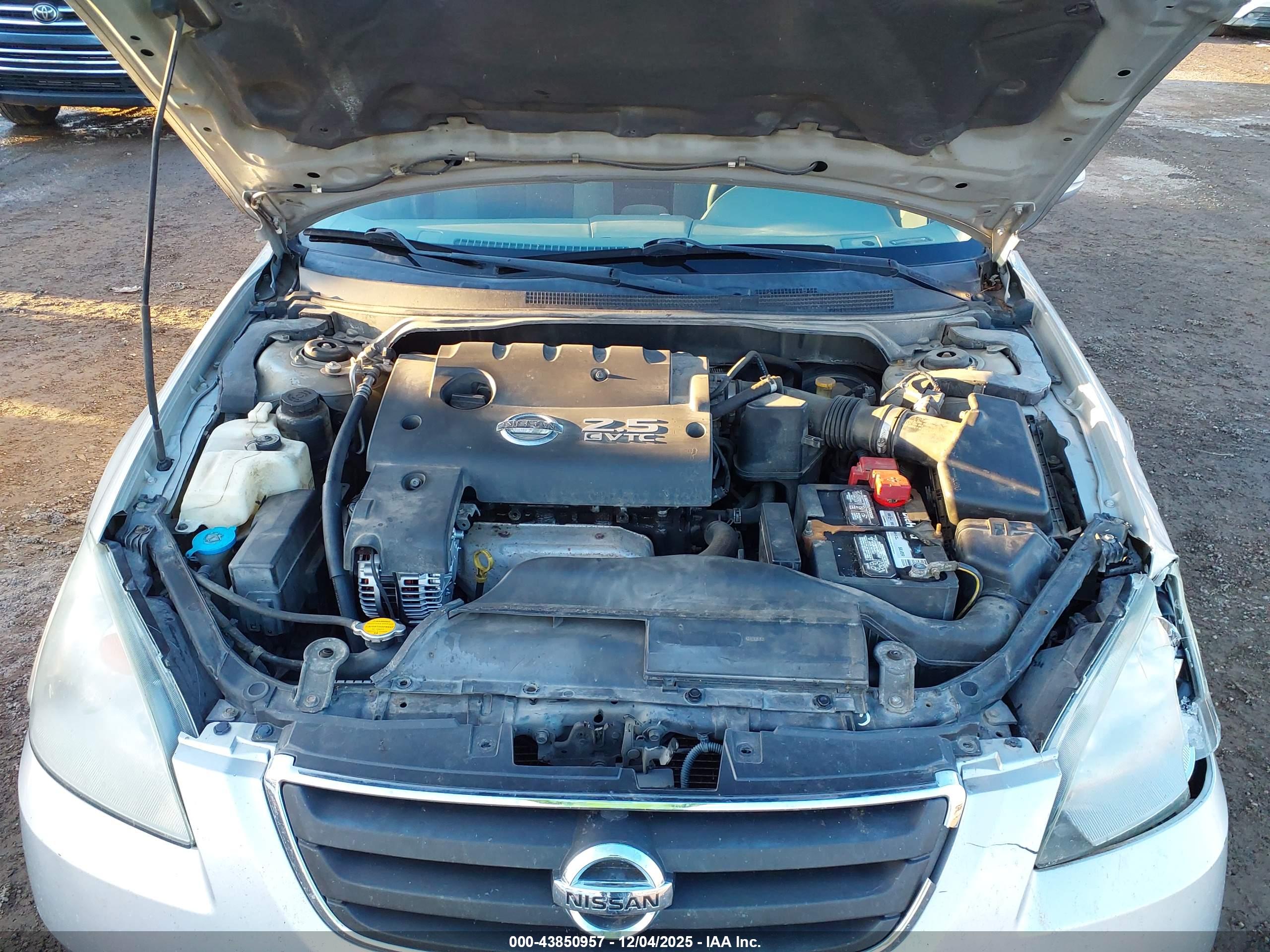 NISSAN ALTIMA image 10