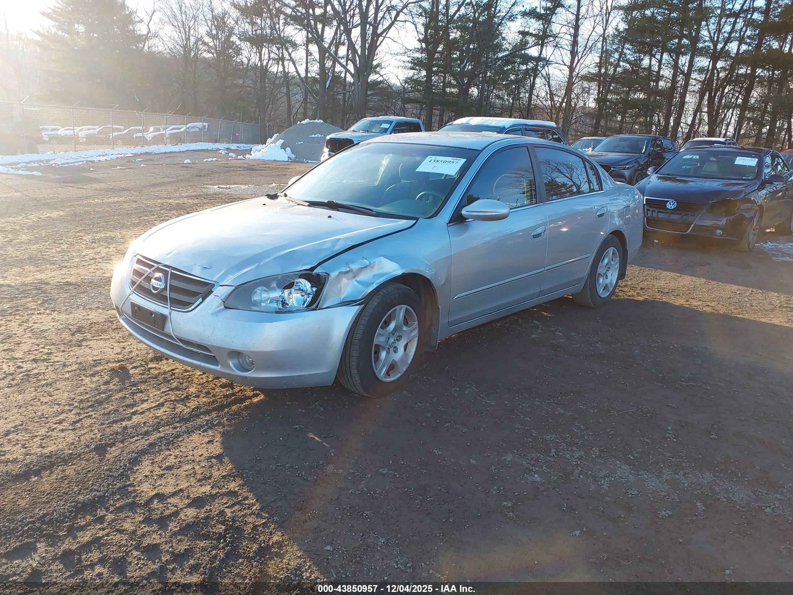 NISSAN ALTIMA image 2