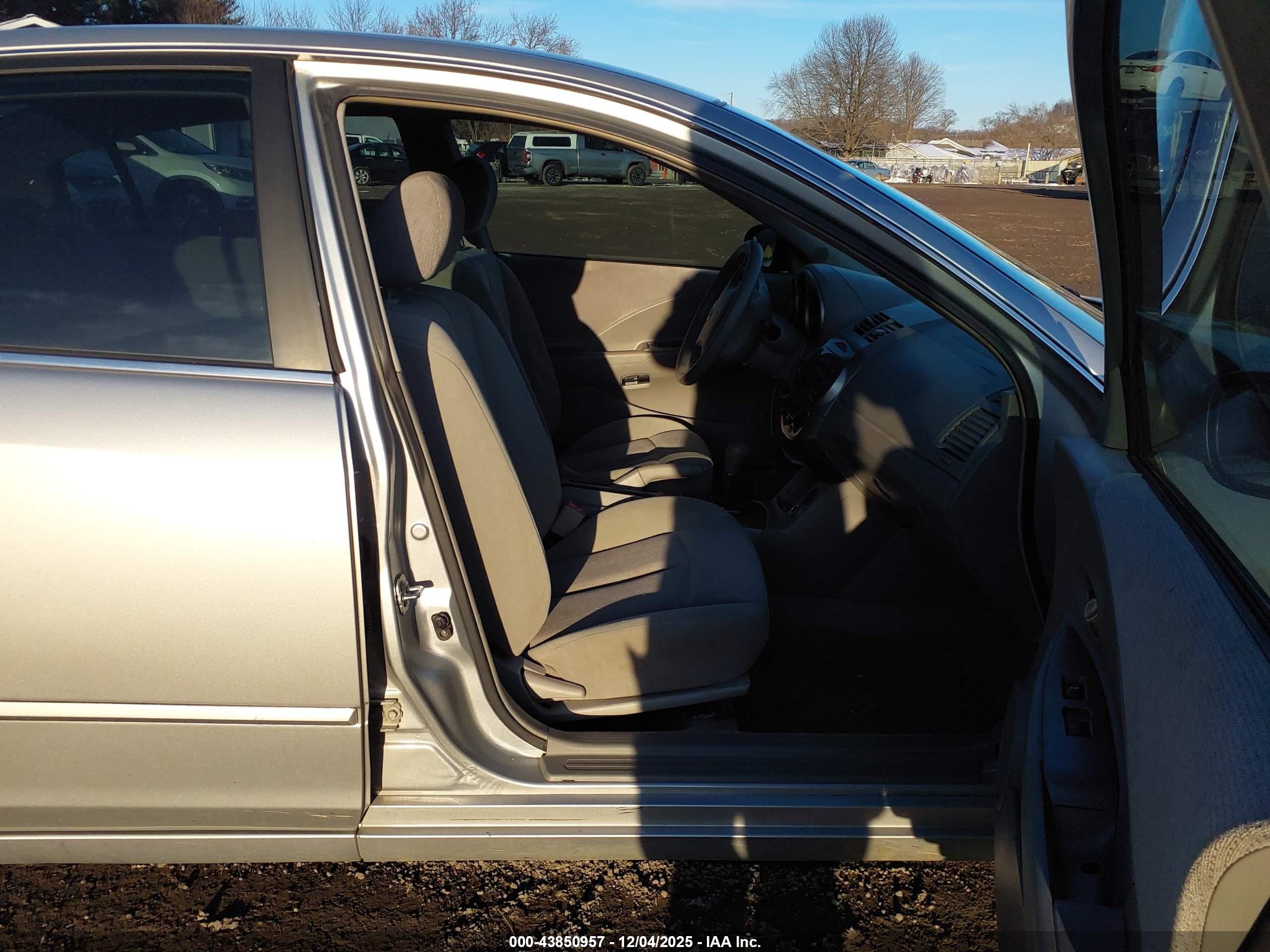 NISSAN ALTIMA image 5