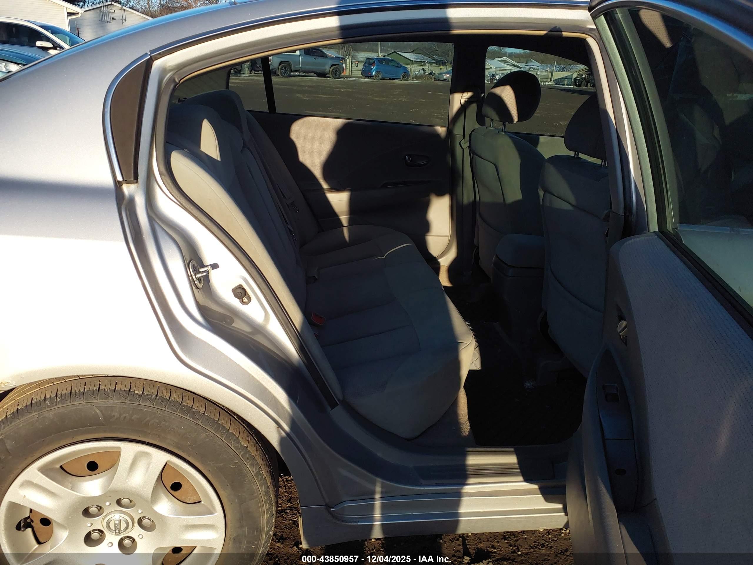 NISSAN ALTIMA image 8