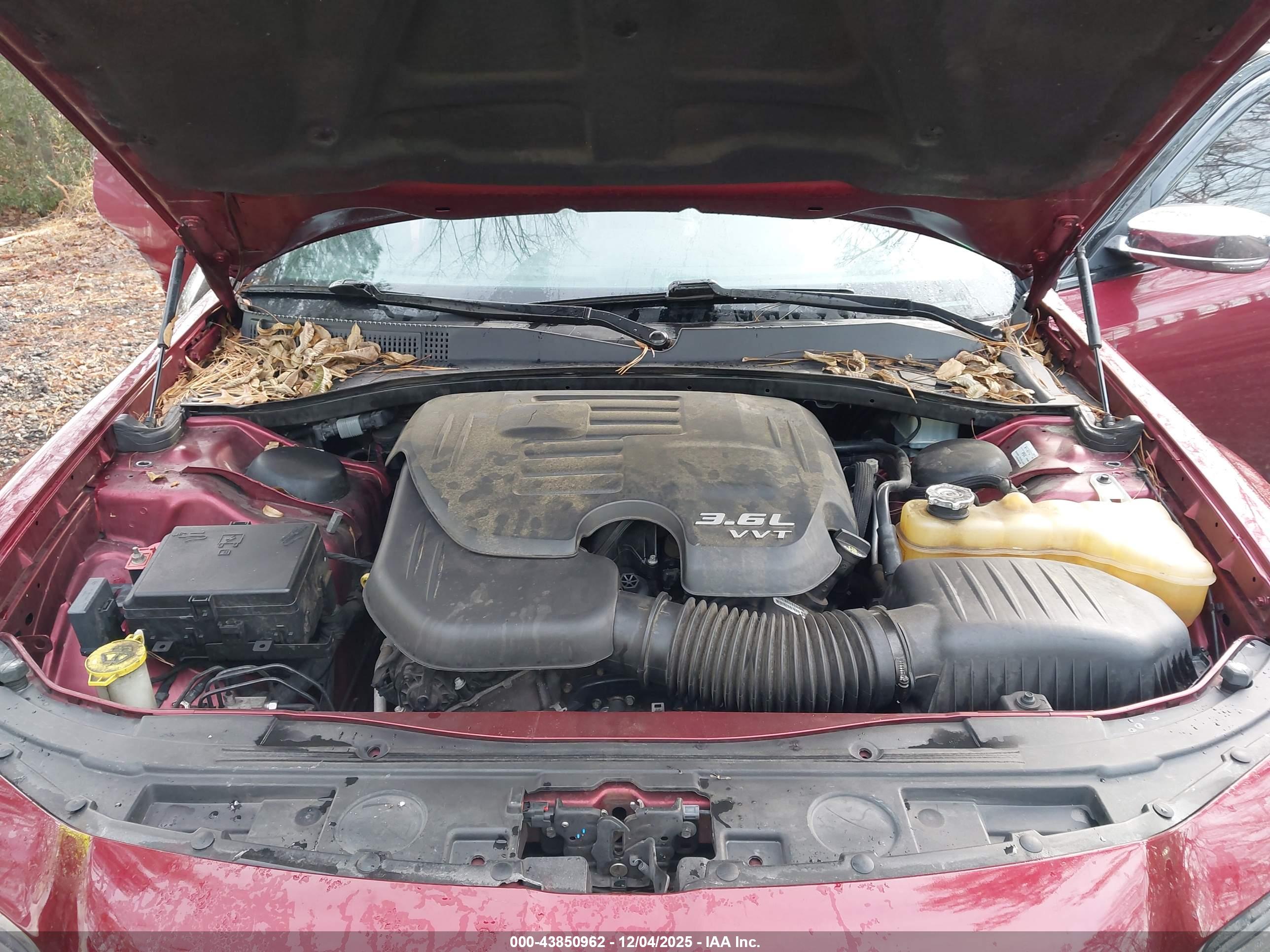 CHRYSLER 300 image 10