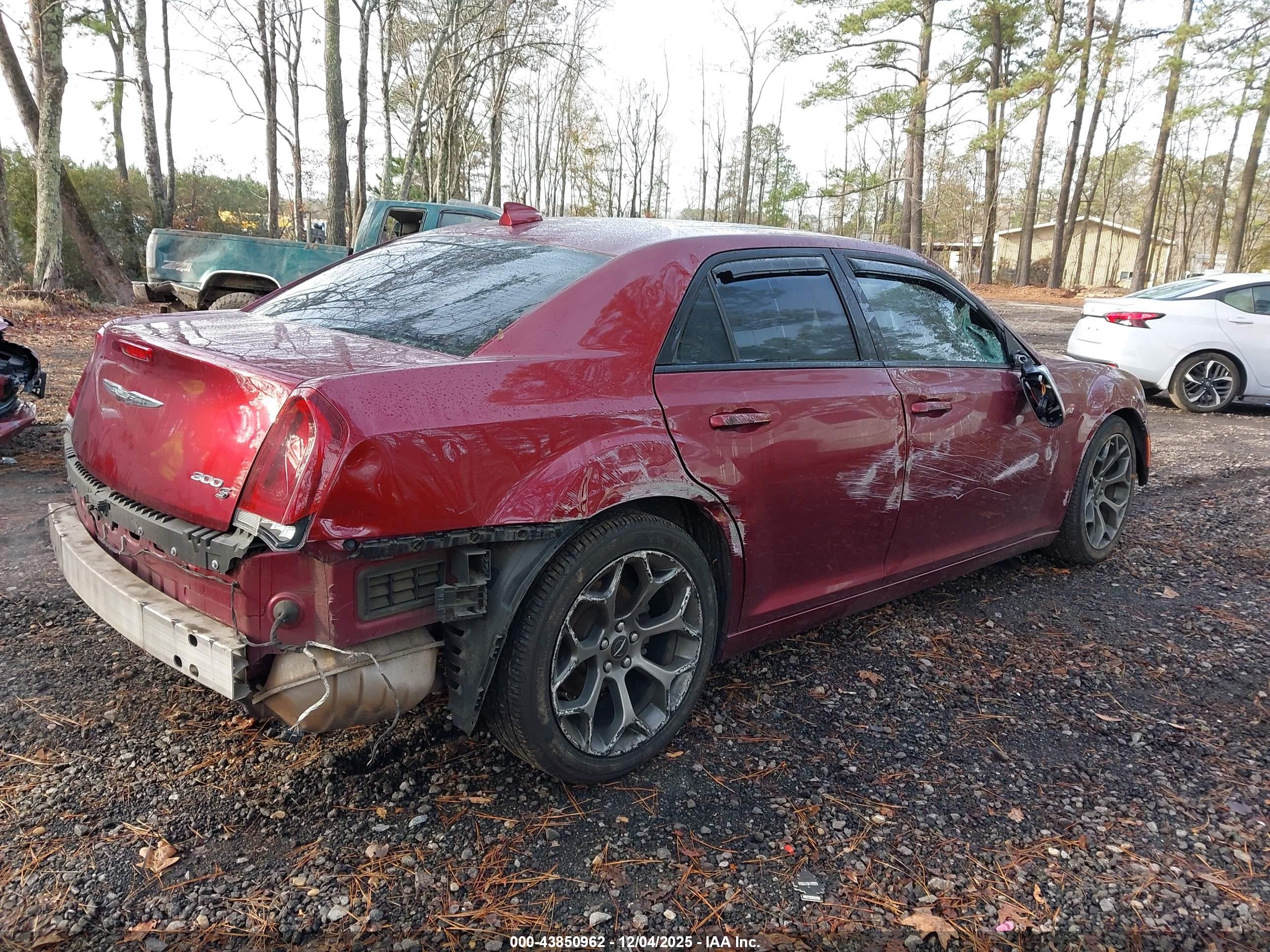 CHRYSLER 300 image 4
