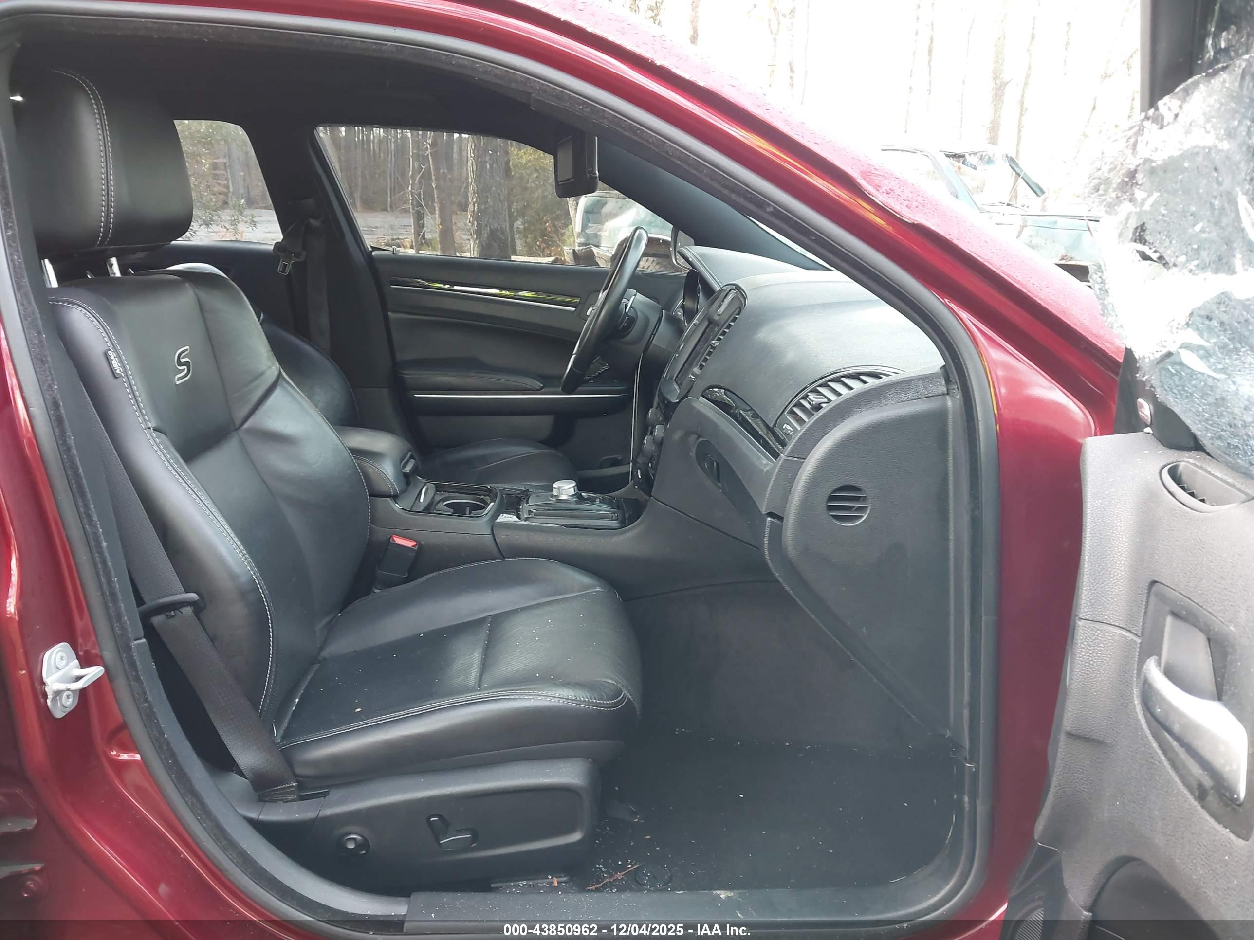 CHRYSLER 300 image 5