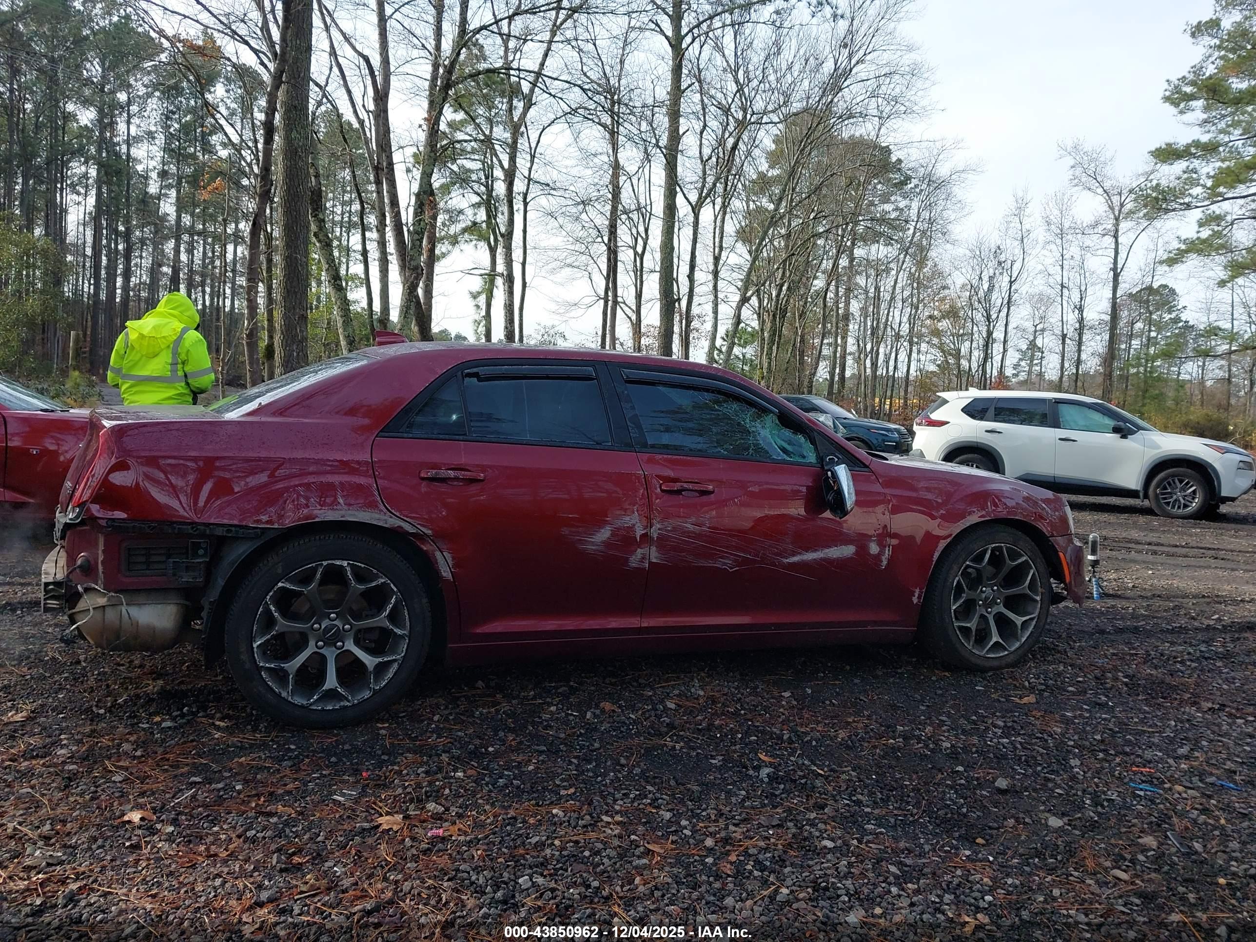 CHRYSLER 300 image 6