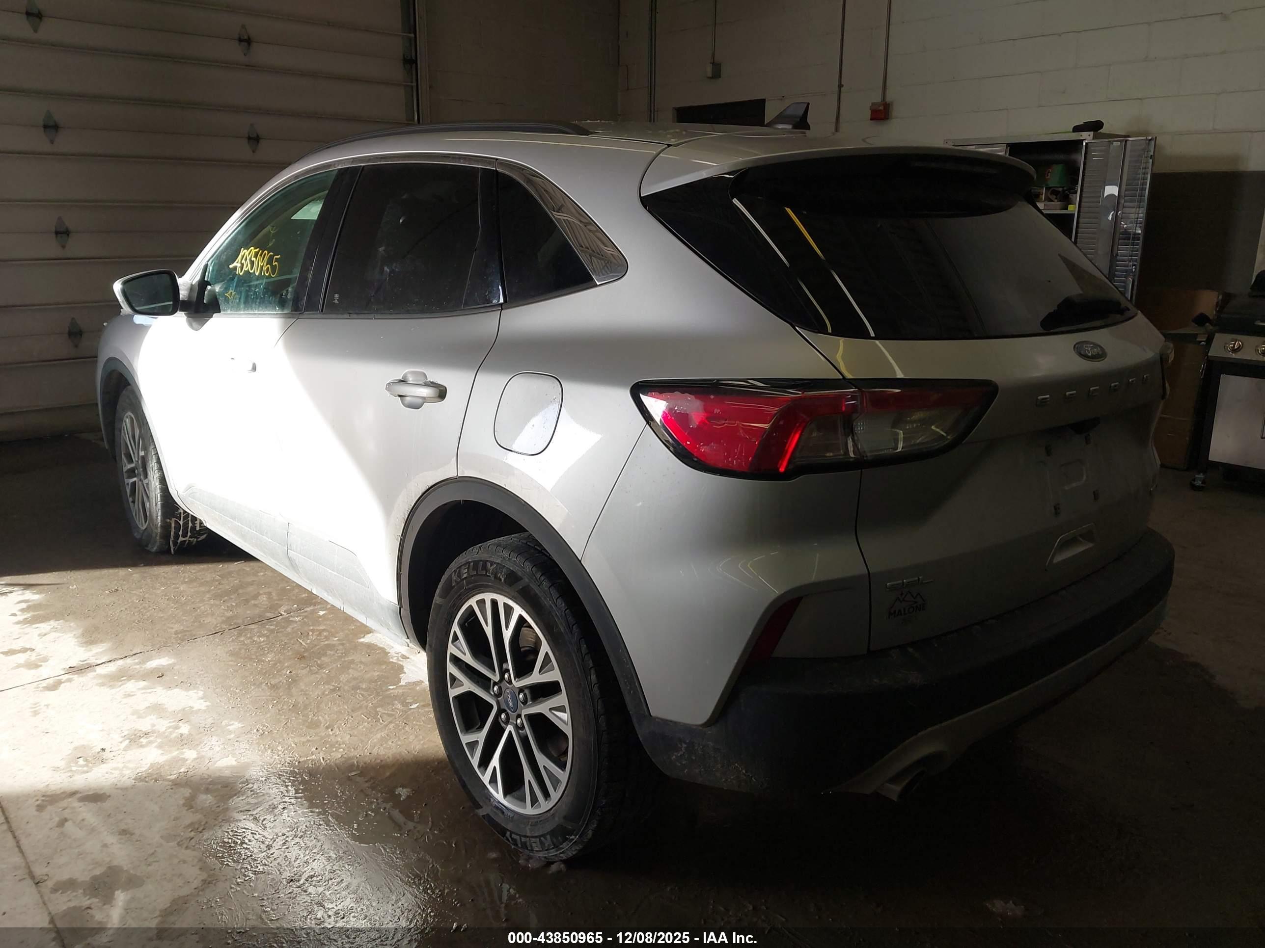 FORD ESCAPE image 3
