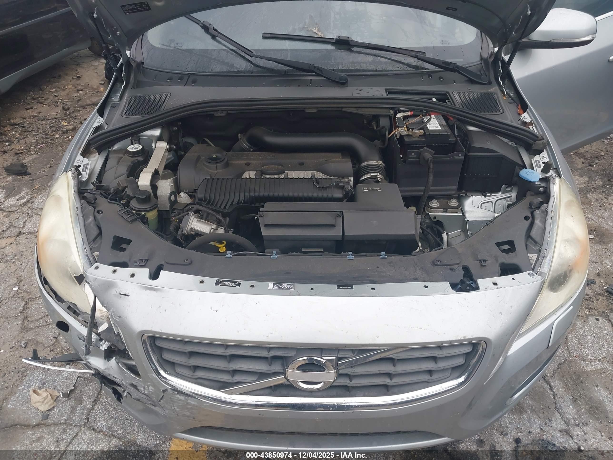 VOLVO S60 image 10