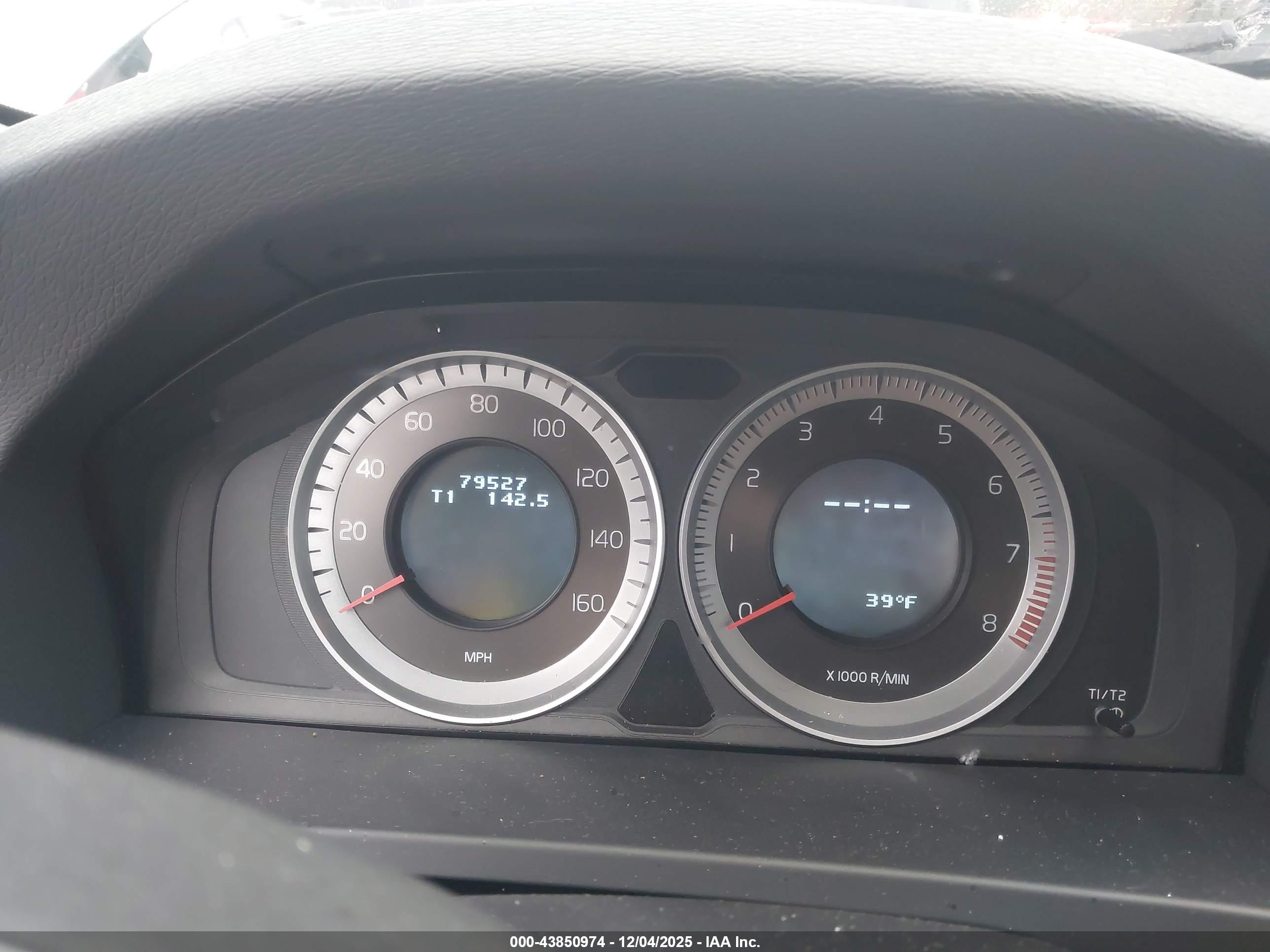 VOLVO S60 image 7