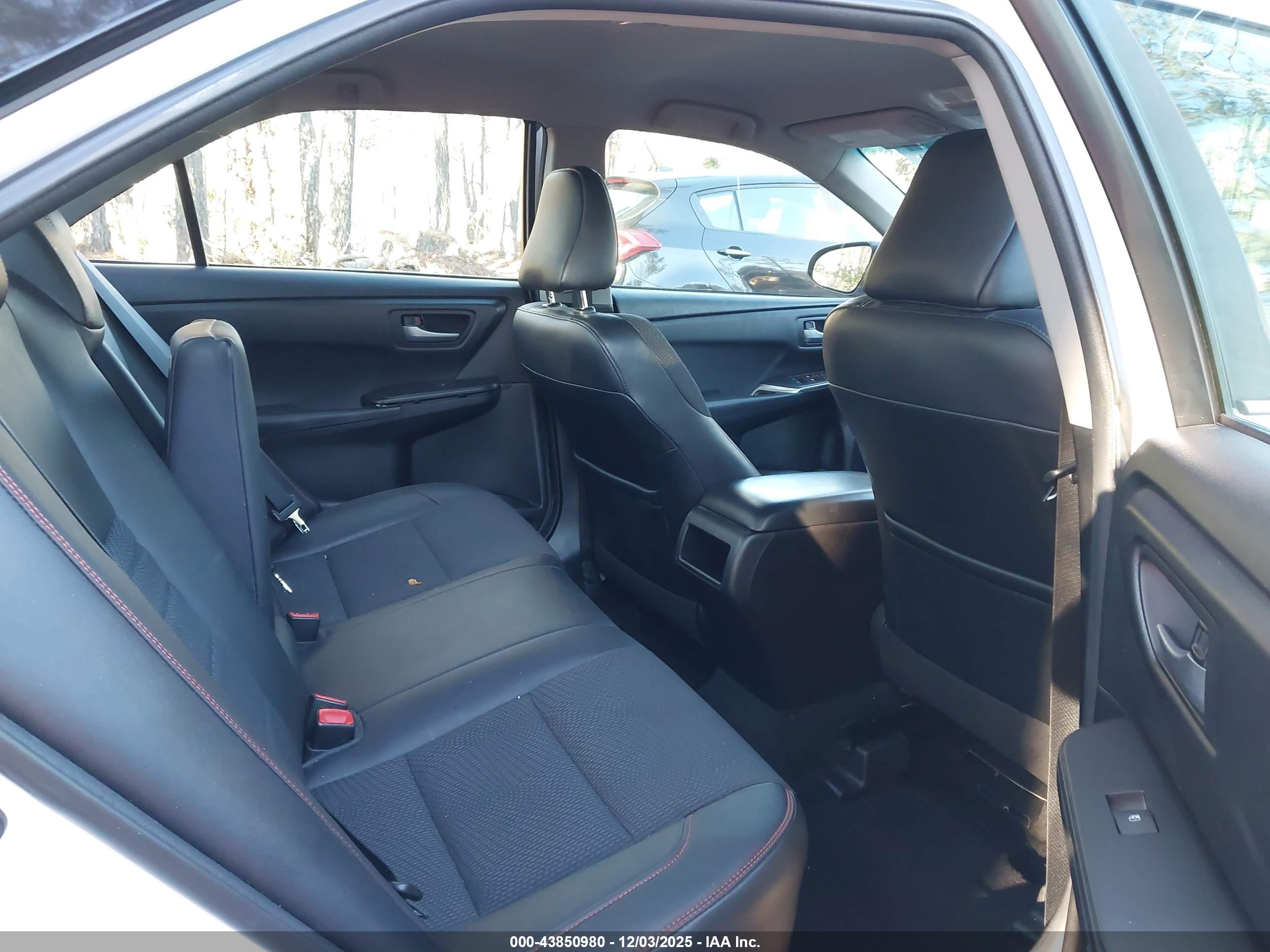 TOYOTA CAMRY image 8