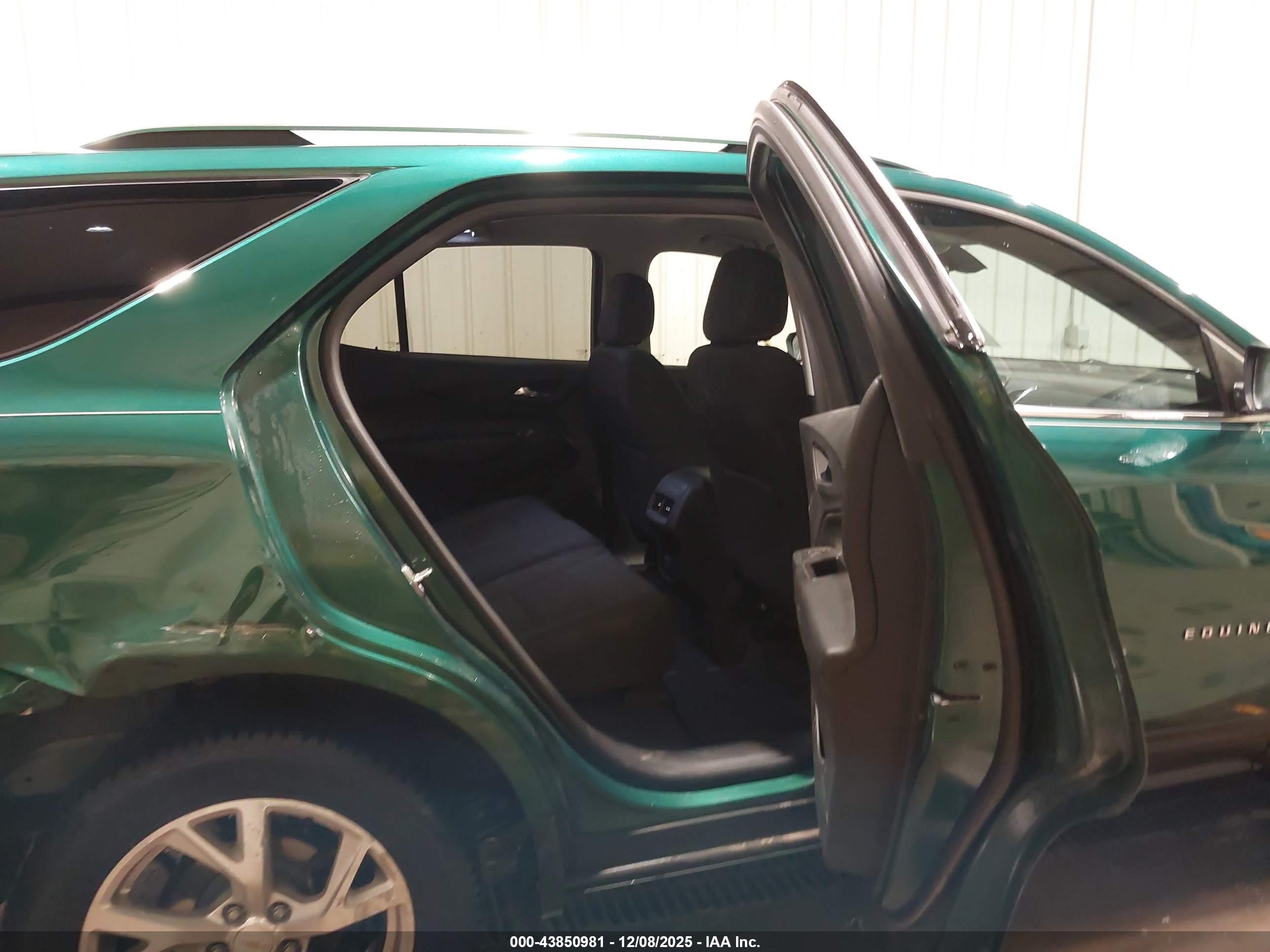 CHEVROLET EQUINOX image 8
