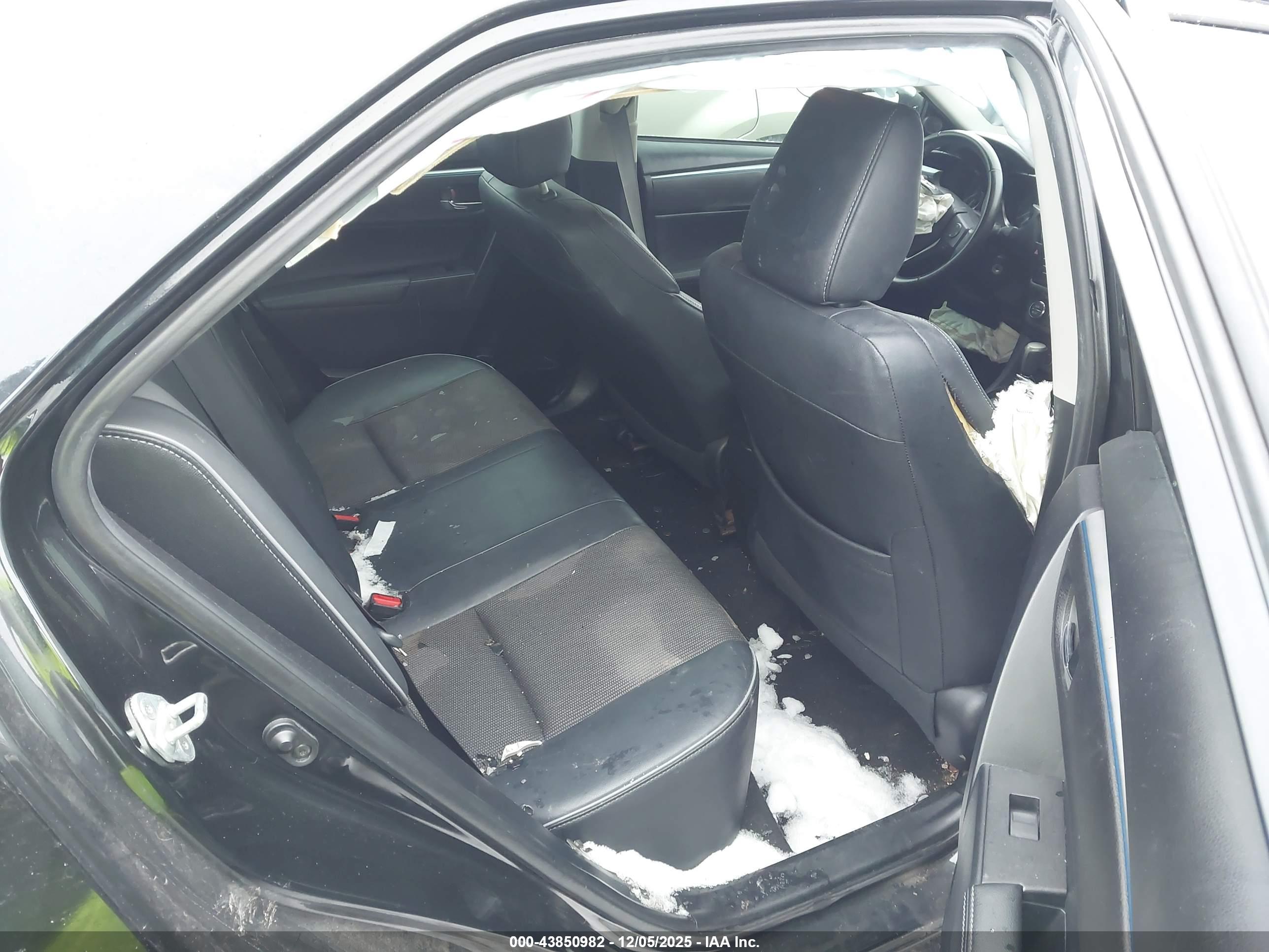 TOYOTA COROLLA image 8