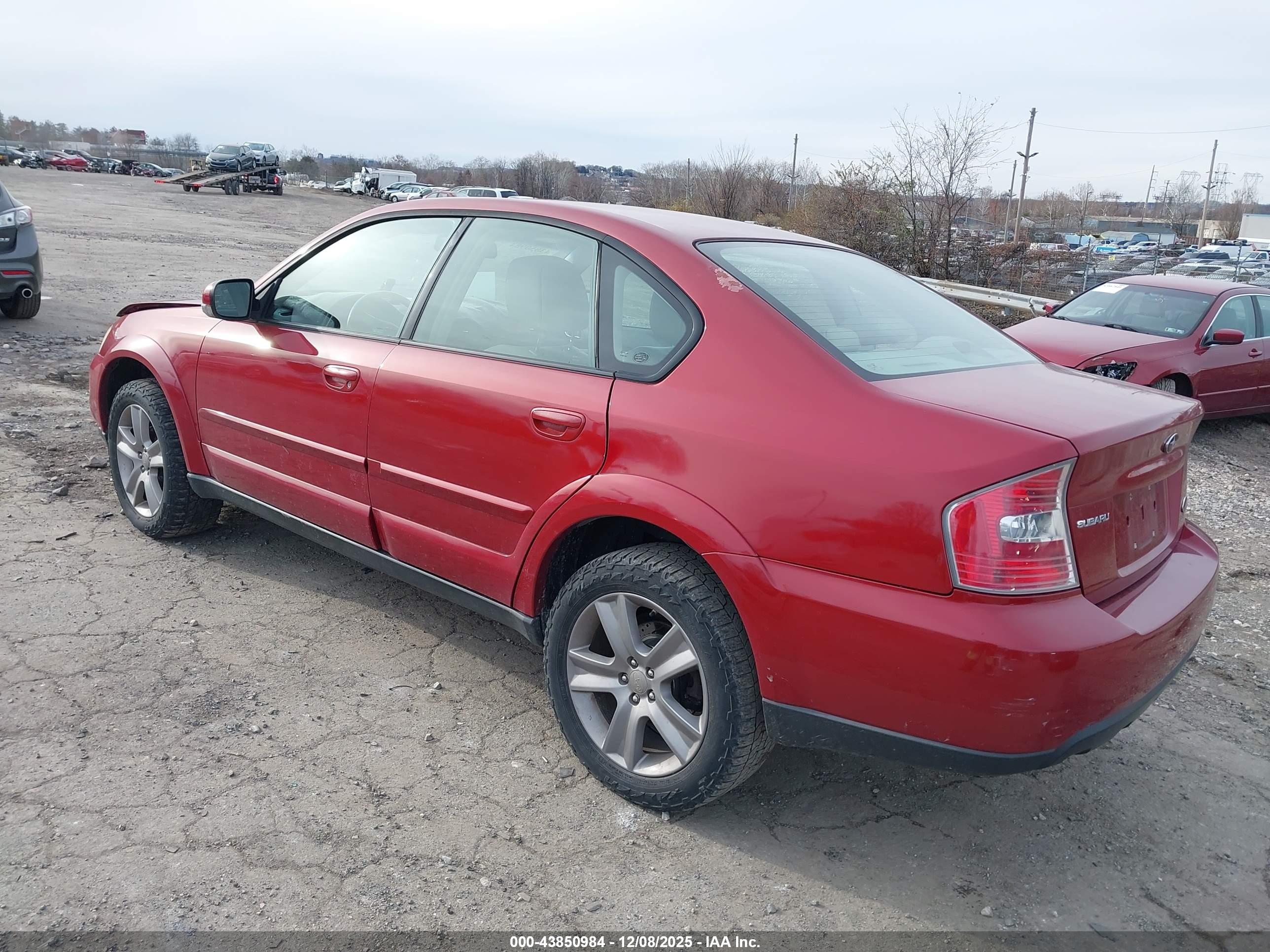 SUBARU OUTBACK image 3