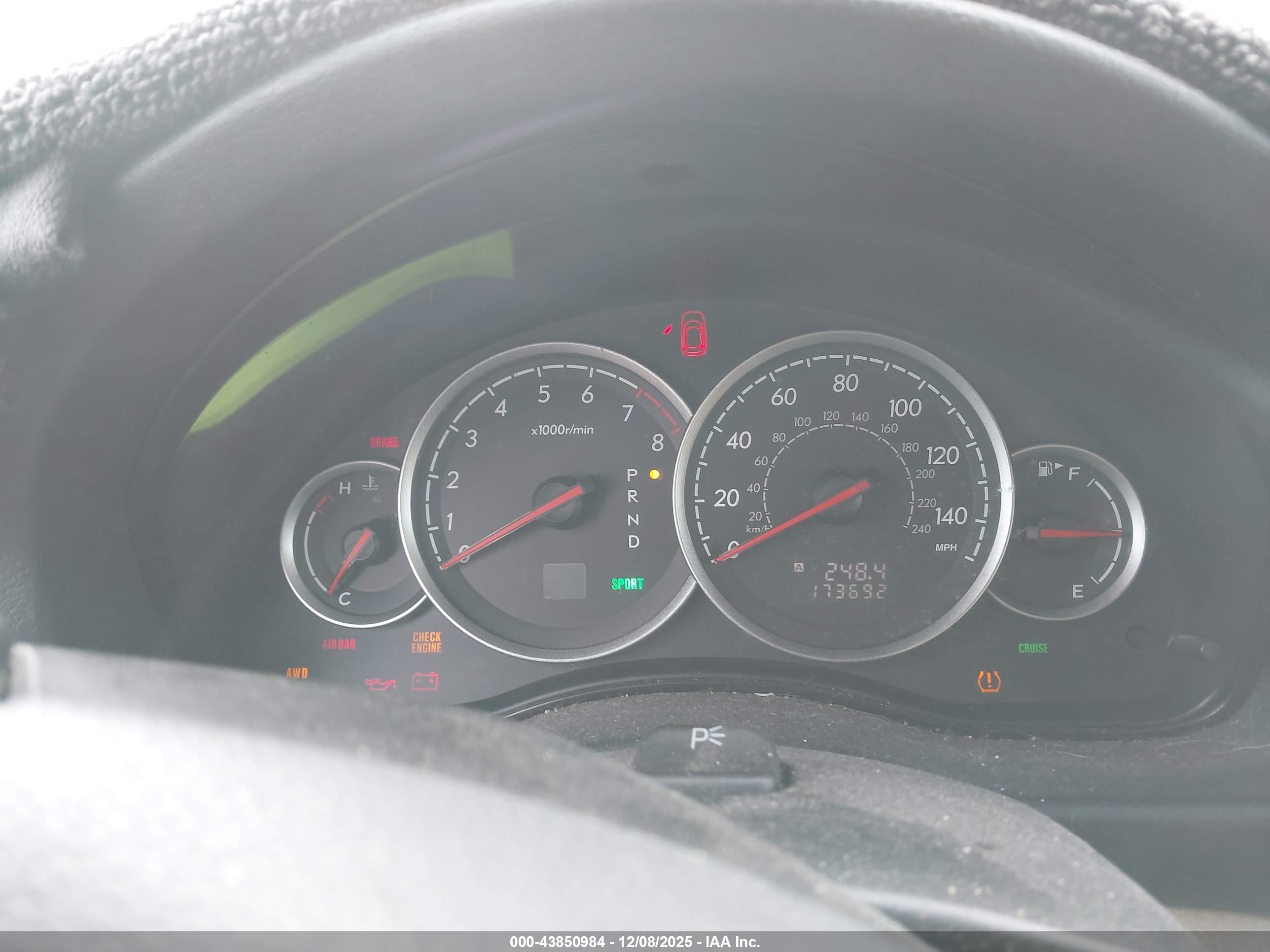 SUBARU OUTBACK image 7