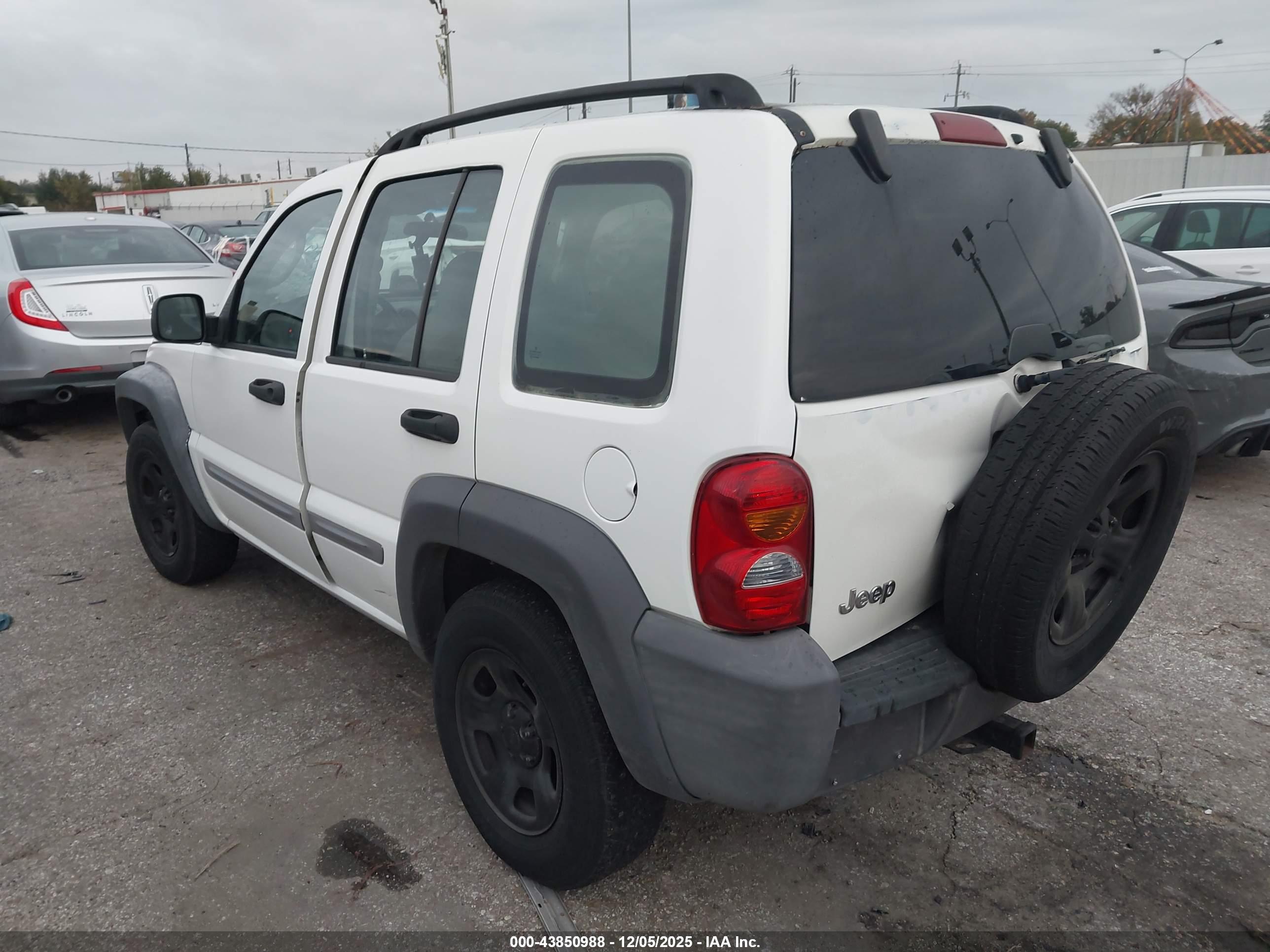 JEEP LIBERTY image 3