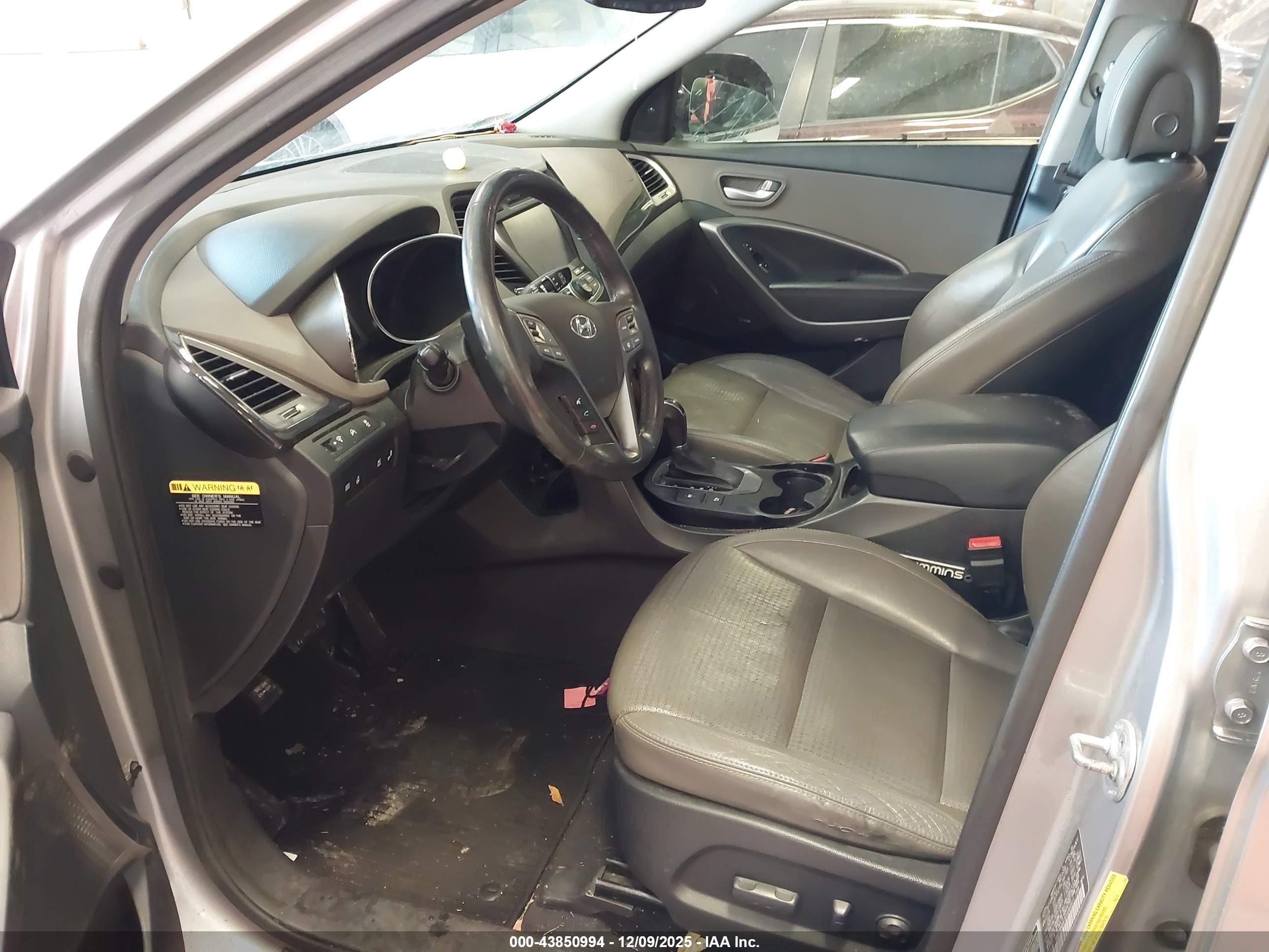 HYUNDAI SANTA image 5