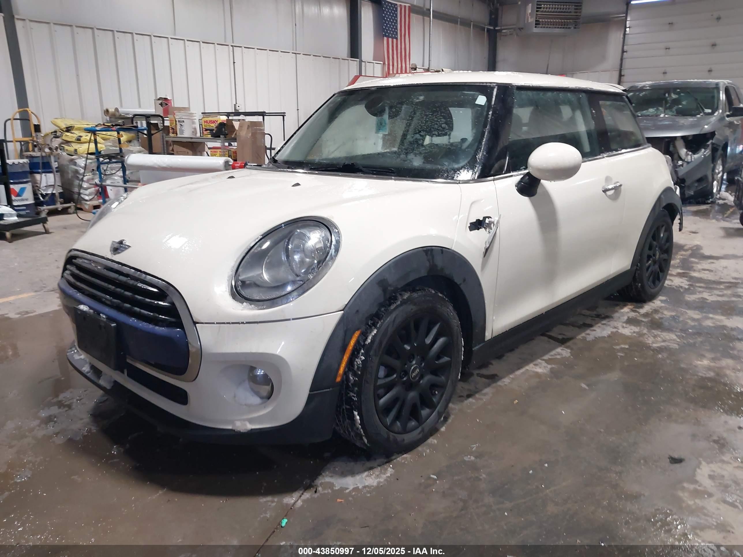MINI HARDTOP image 2
