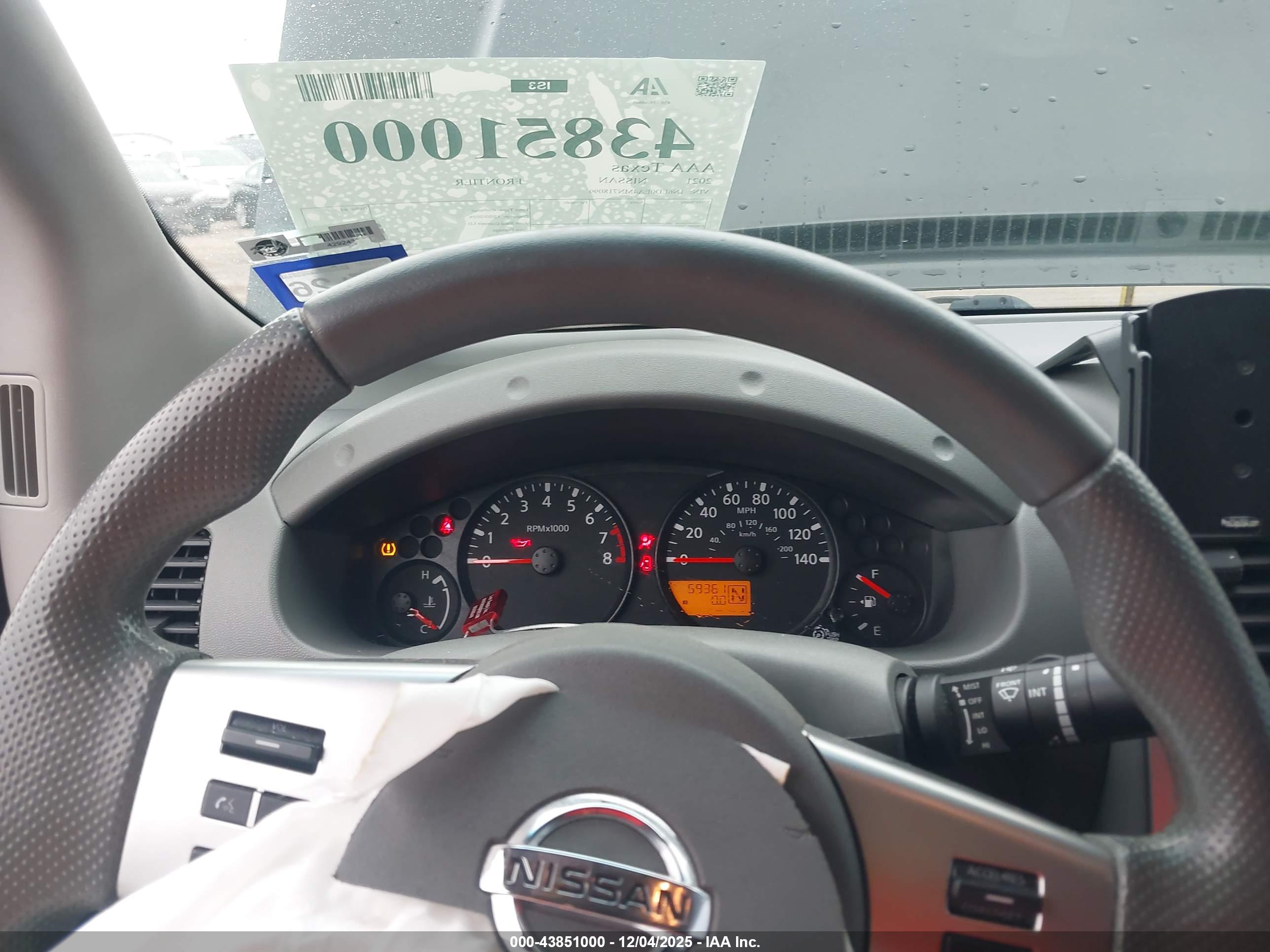 NISSAN FRONTIER image 7