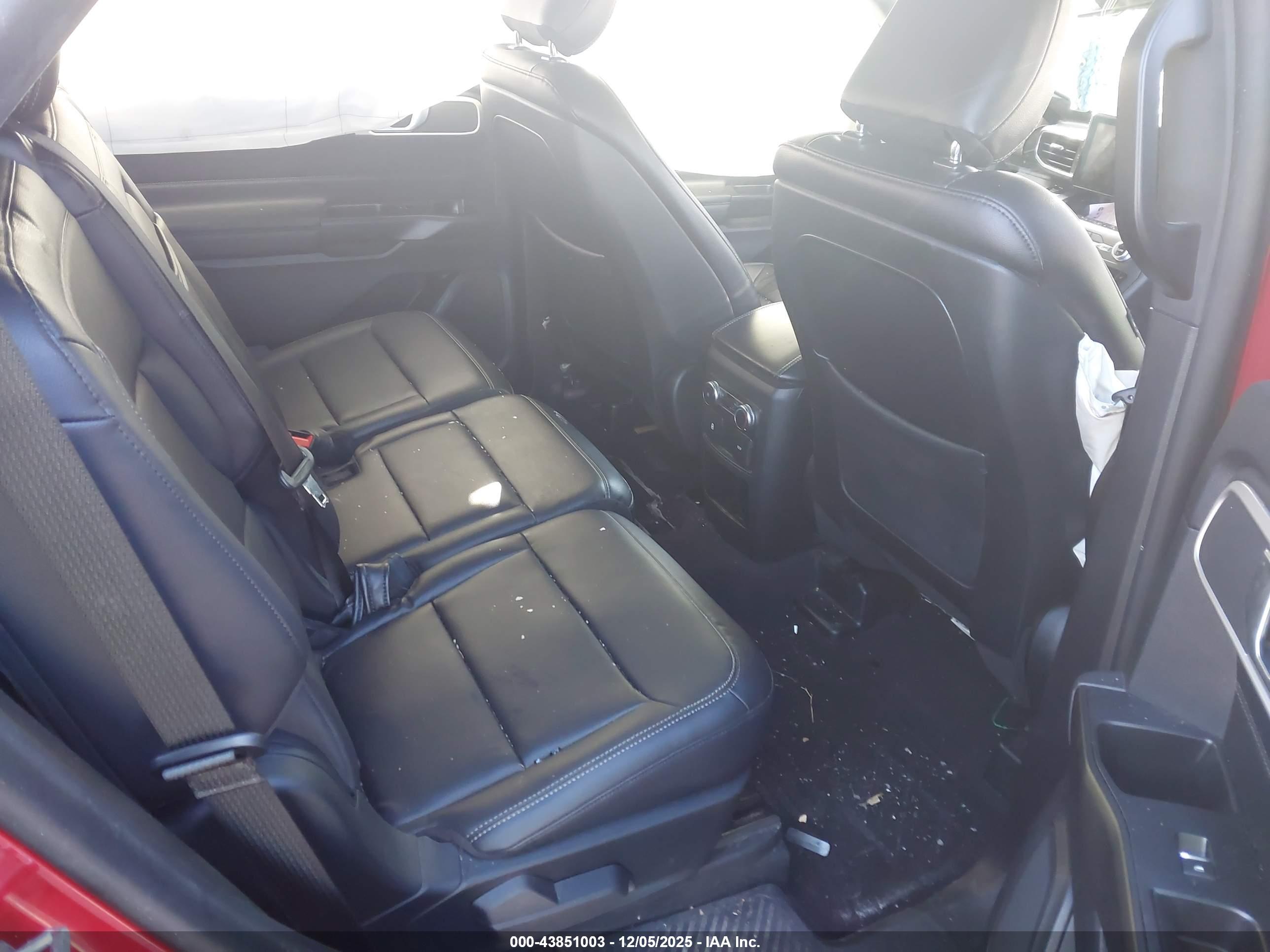 FORD EXPLORER image 8