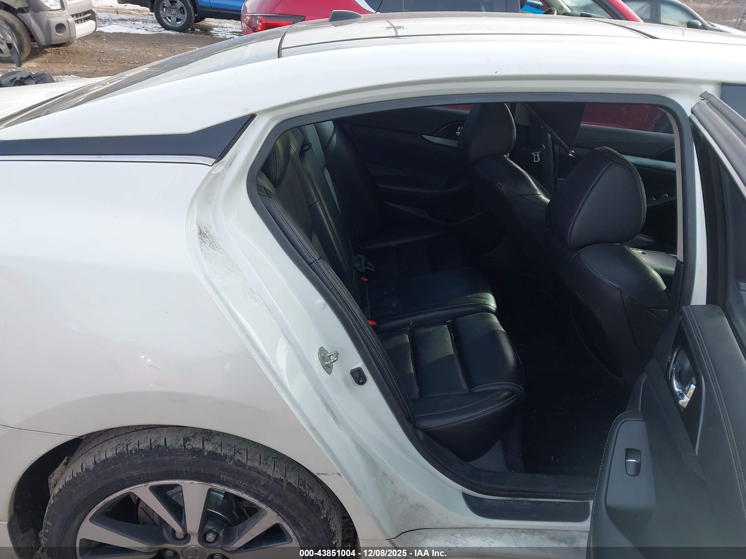 NISSAN MAXIMA image 8
