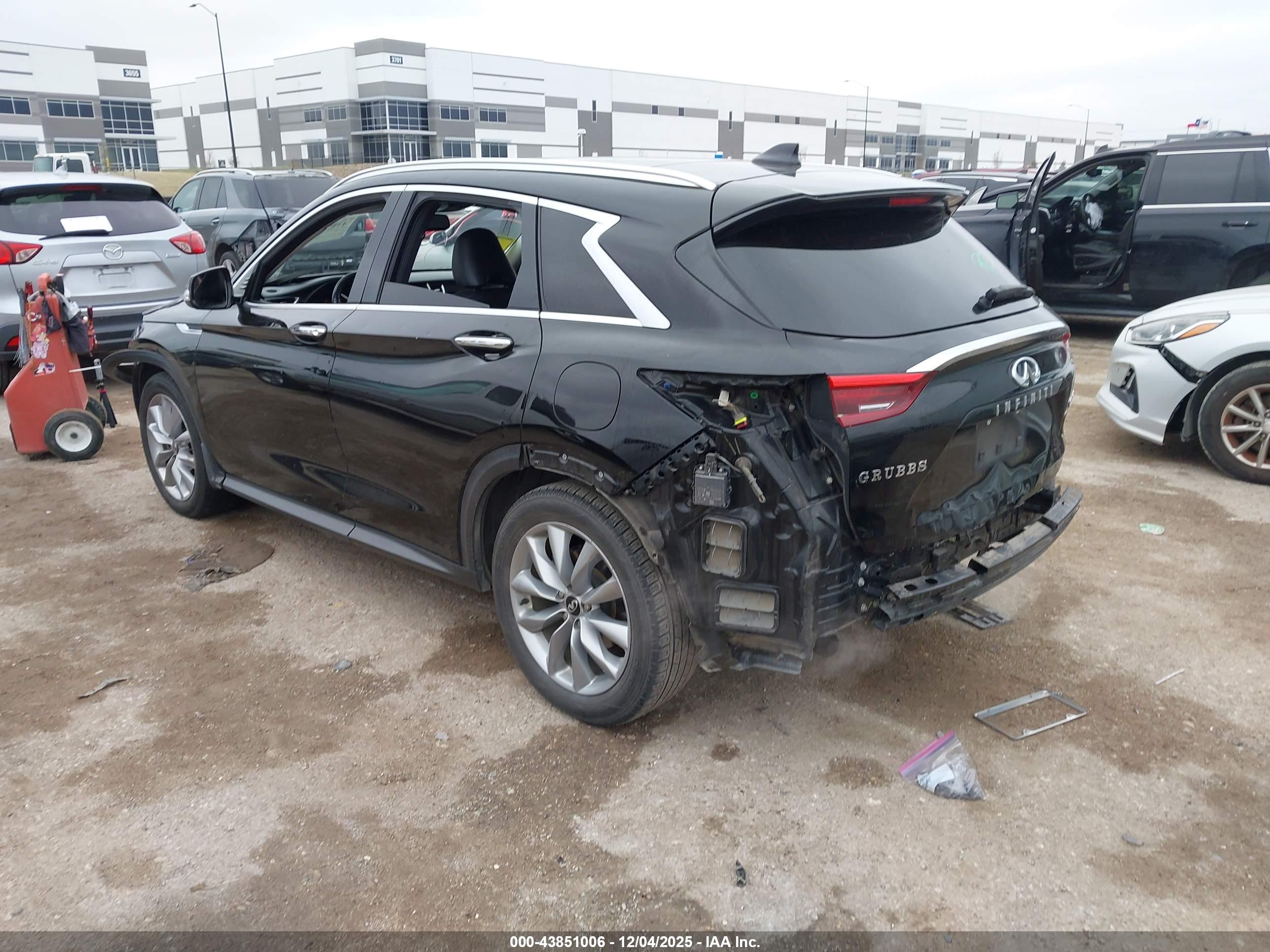 INFINITI QX50 image 3