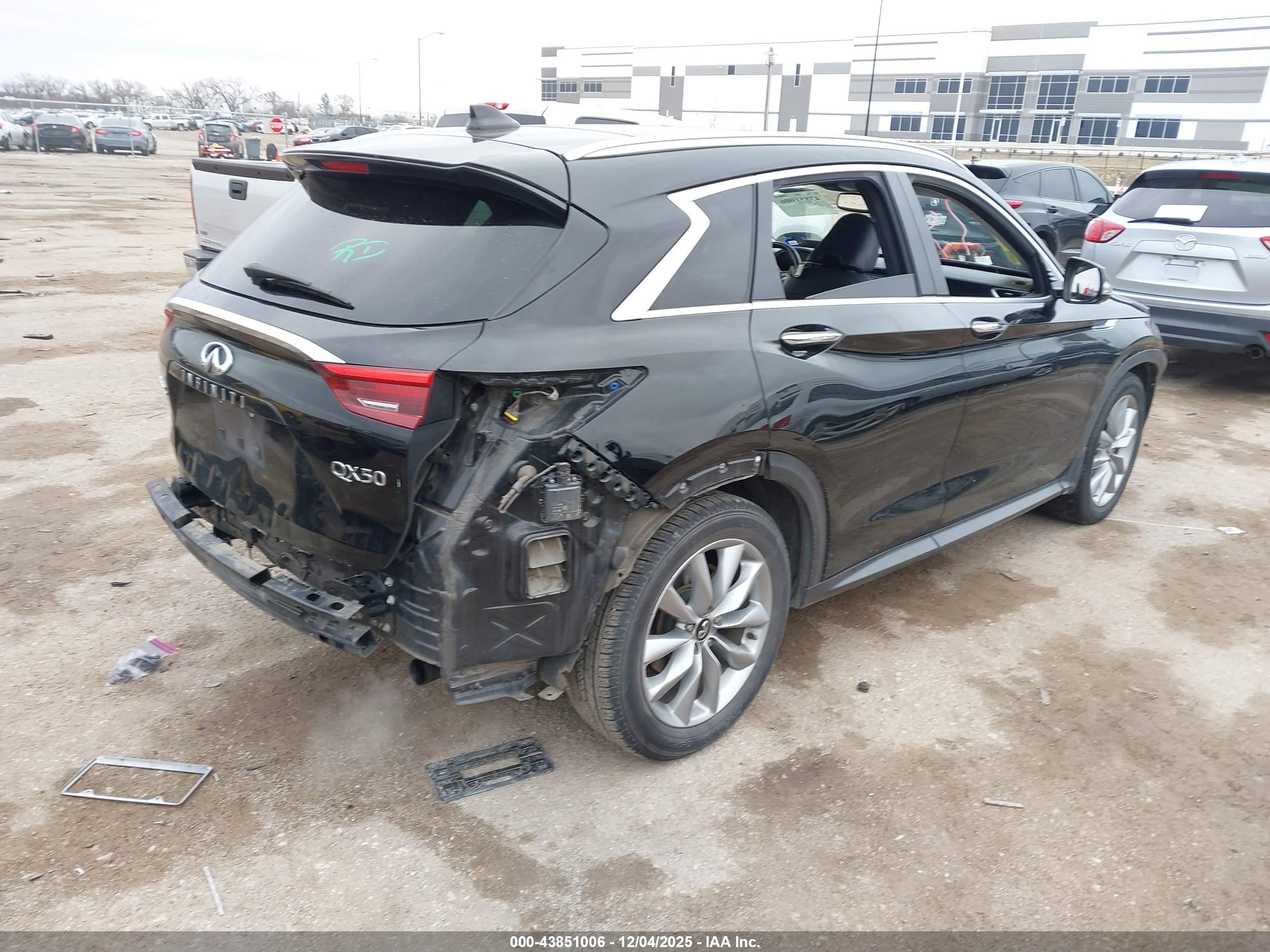 INFINITI QX50 image 4