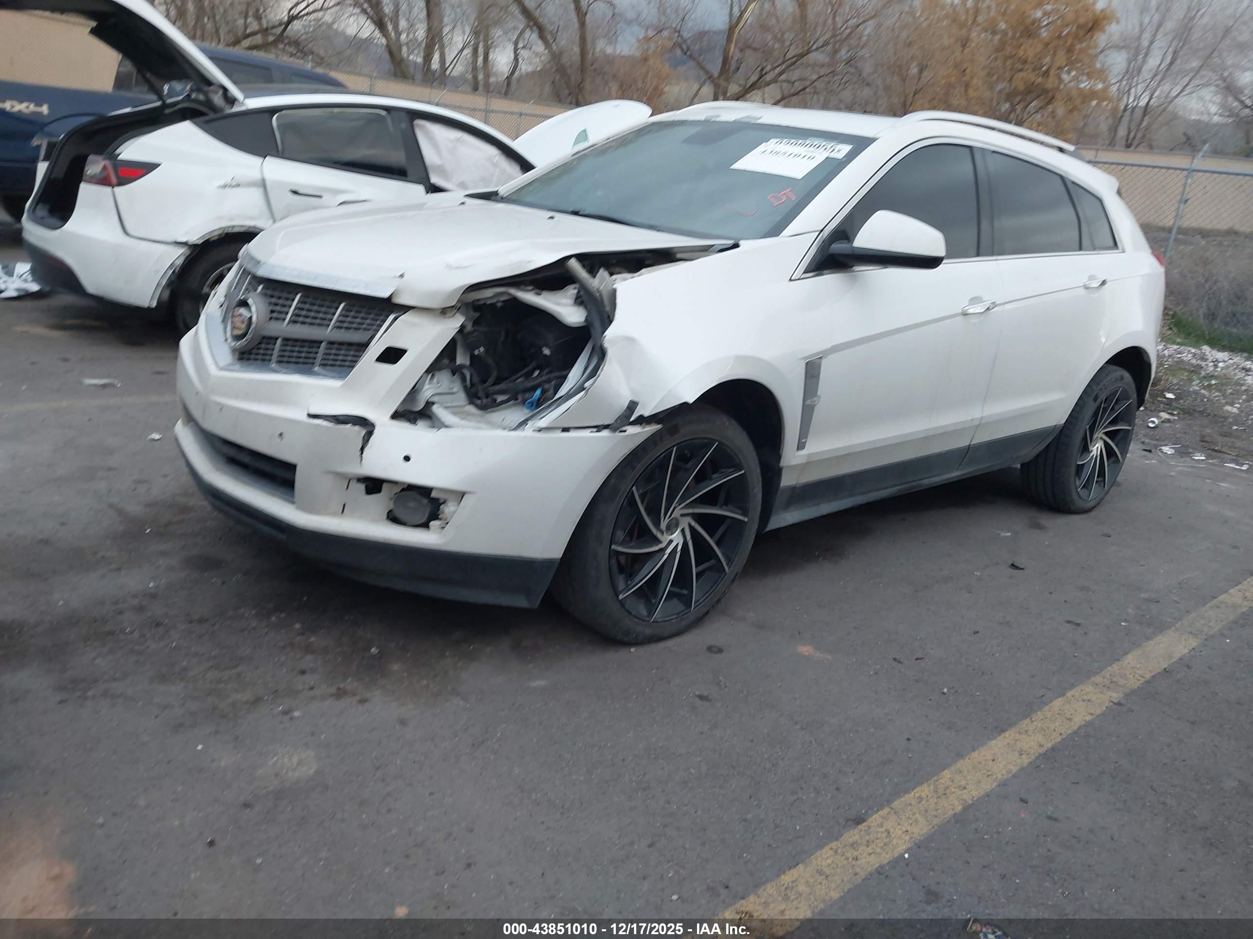 CADILLAC SRX image 2
