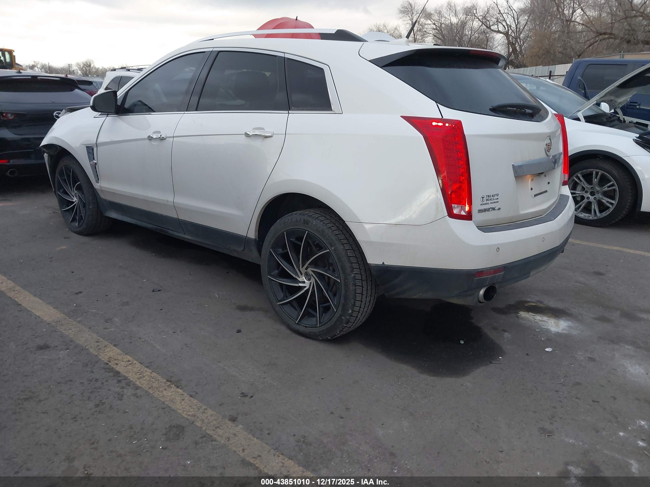 CADILLAC SRX image 3