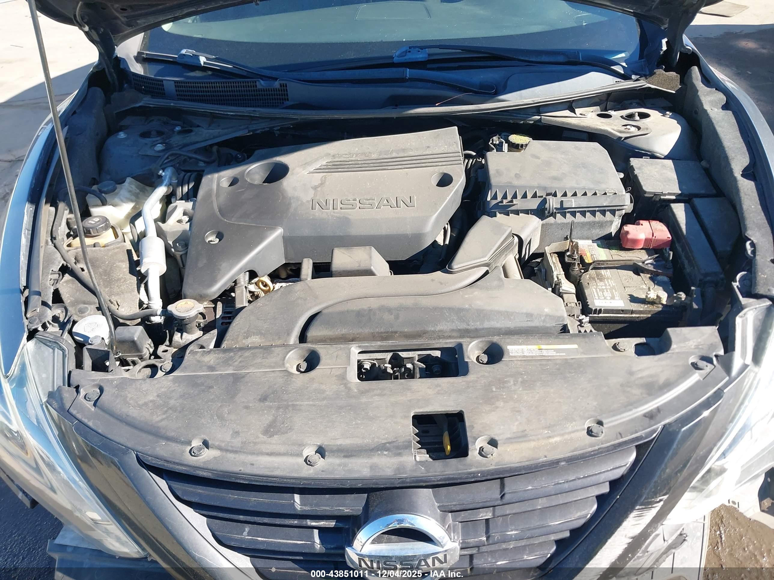 NISSAN ALTIMA image 10